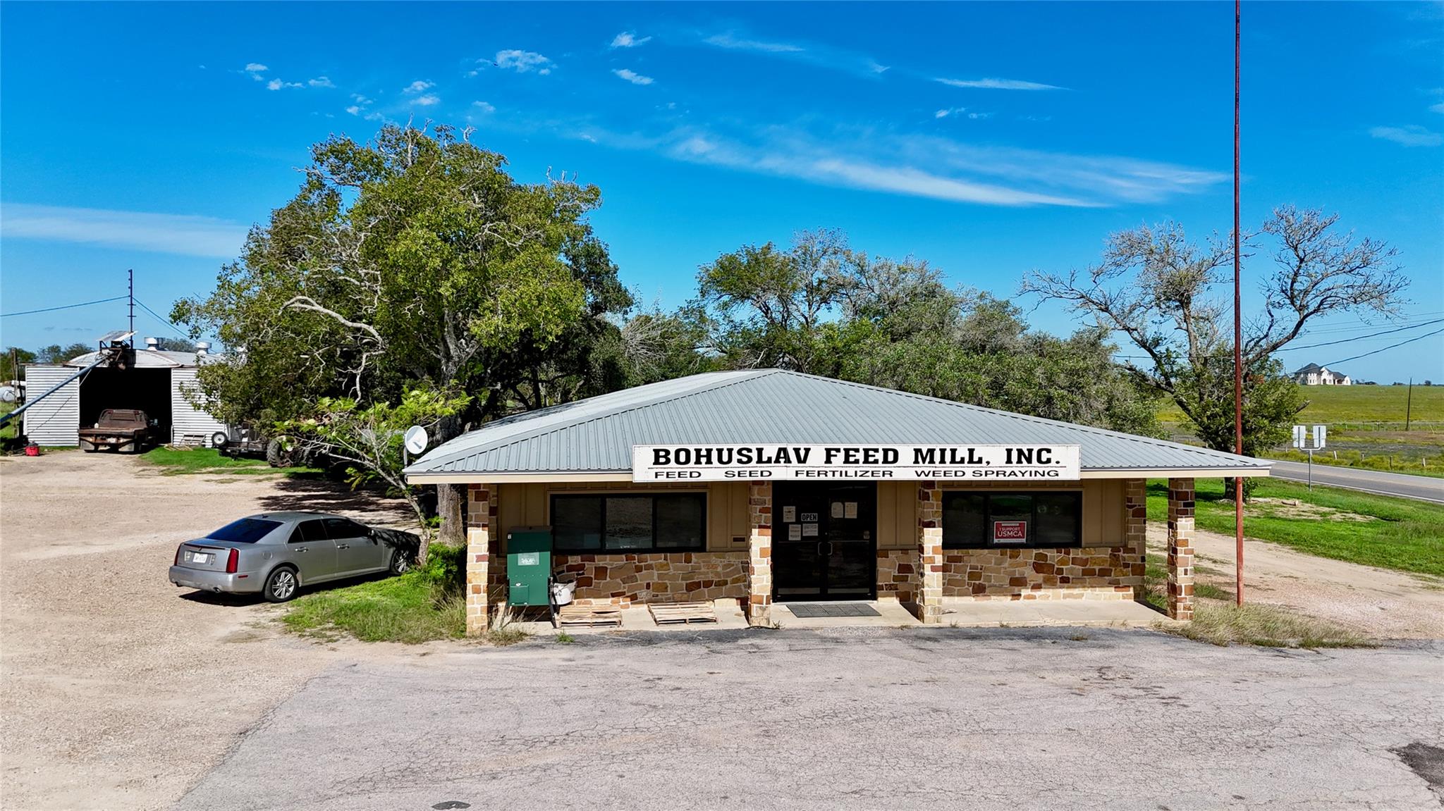 6022 Fm 532 Rd, Moulton, TX 77975