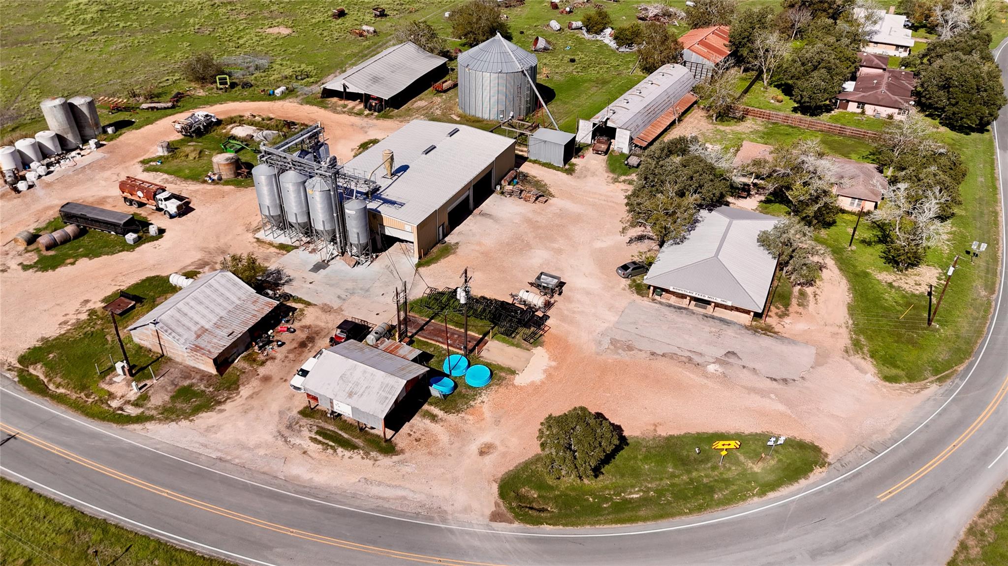 6022 Fm 532 Rd, Moulton, TX 77975