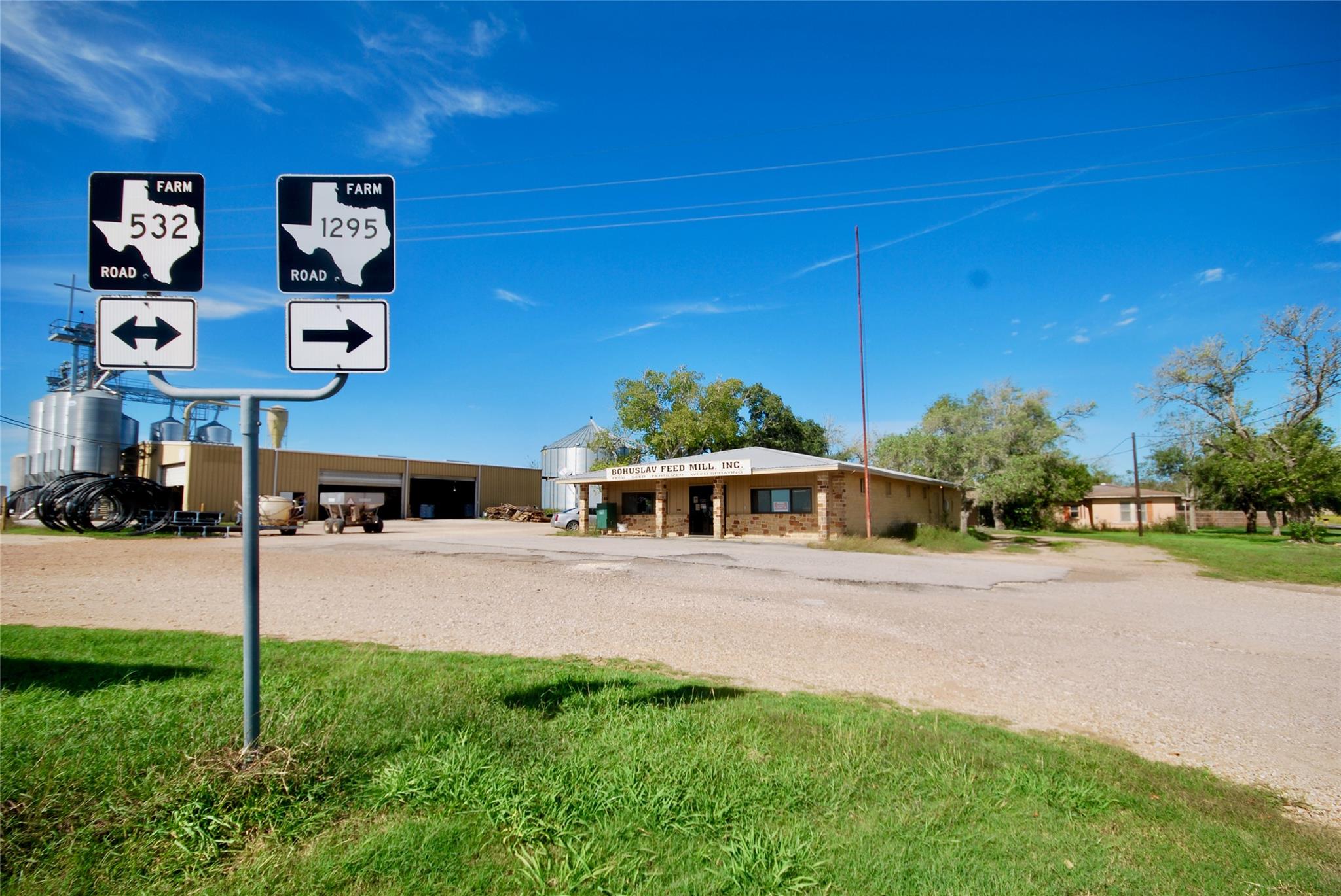 6022 Fm 532 Rd, Moulton, TX 77975