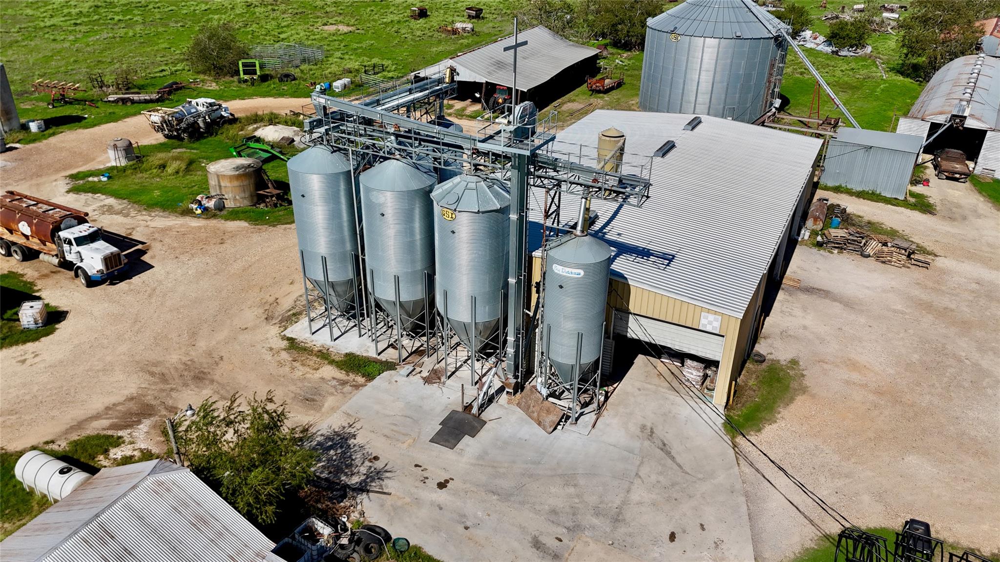 6022 Fm 532 Rd, Moulton, TX 77975