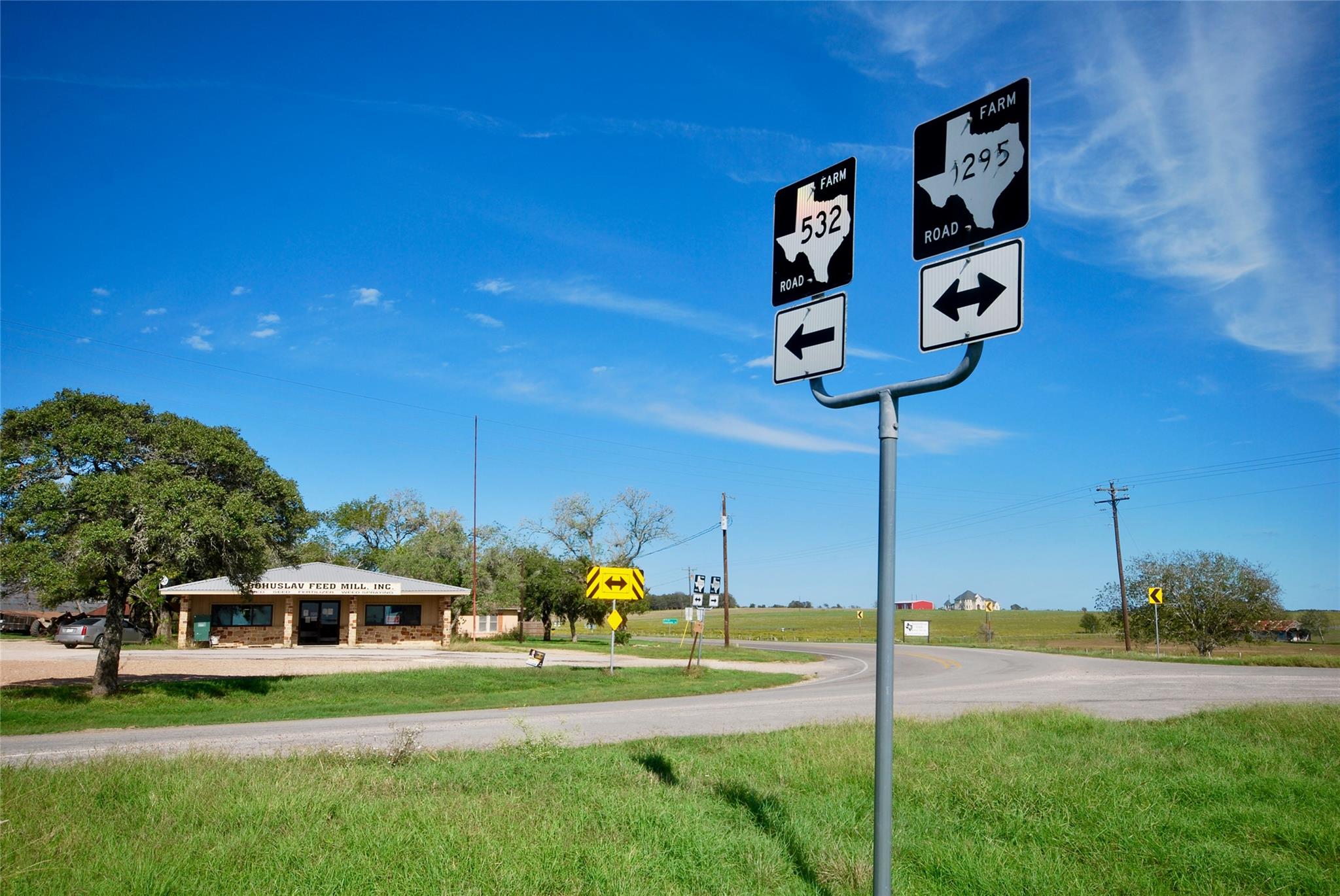 6022 Fm 532 Rd, Moulton, TX 77975