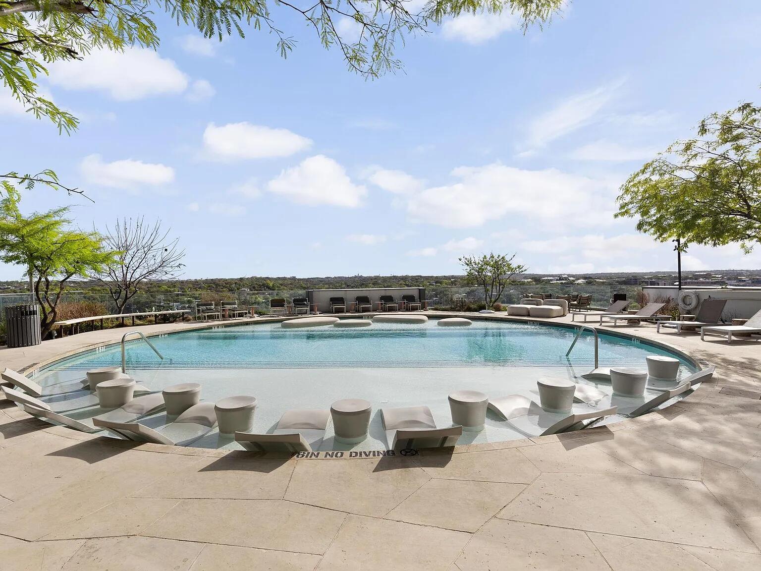 44 East Ave # 2110, Austin, TX 78701