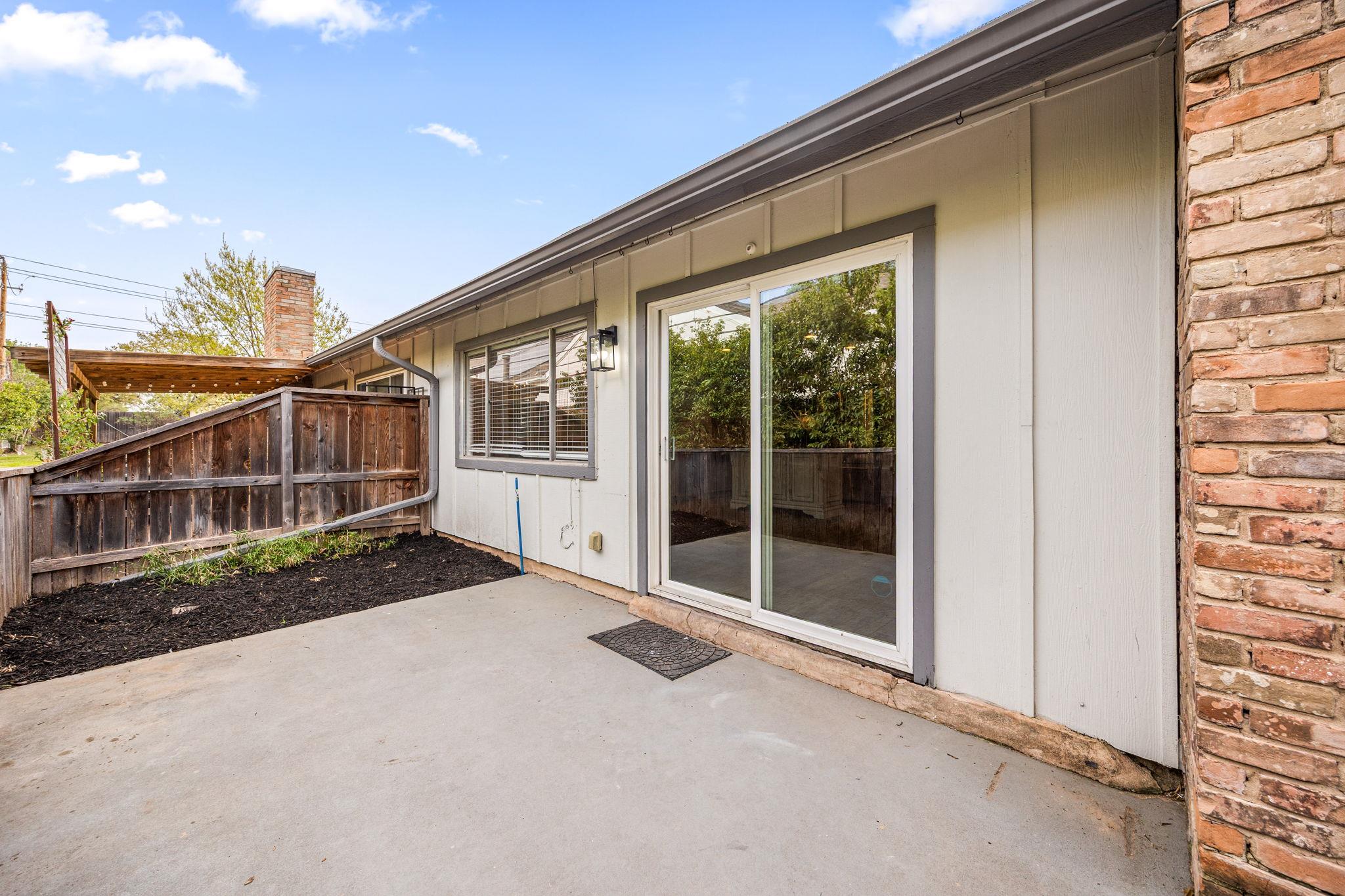 9445 Singing Quail Dr, Austin, TX 78758