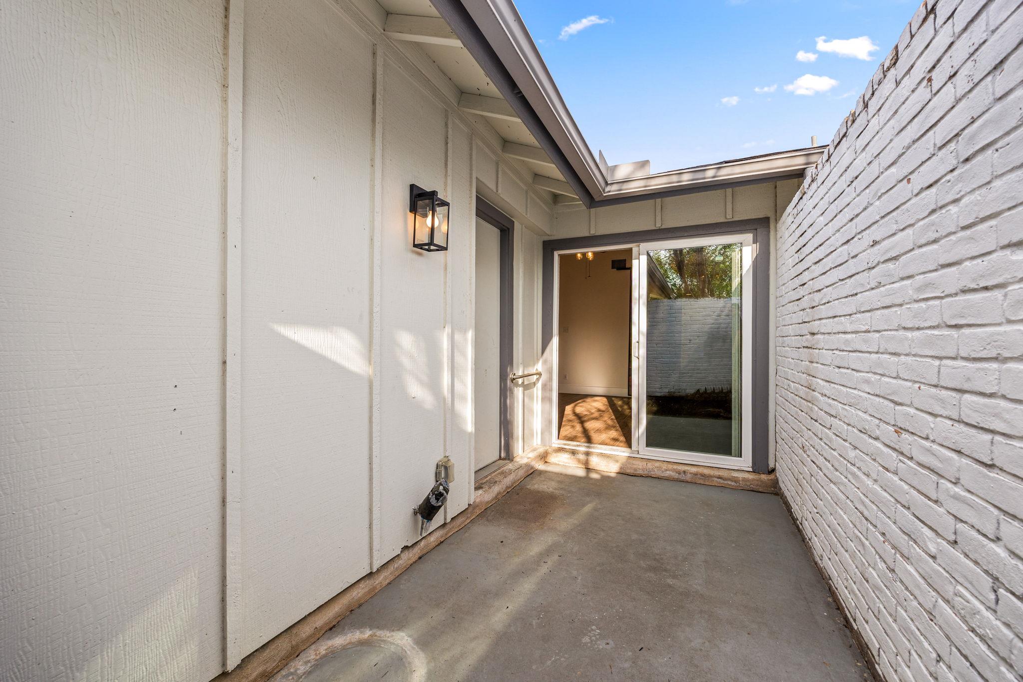 9445 Singing Quail Dr, Austin, TX 78758