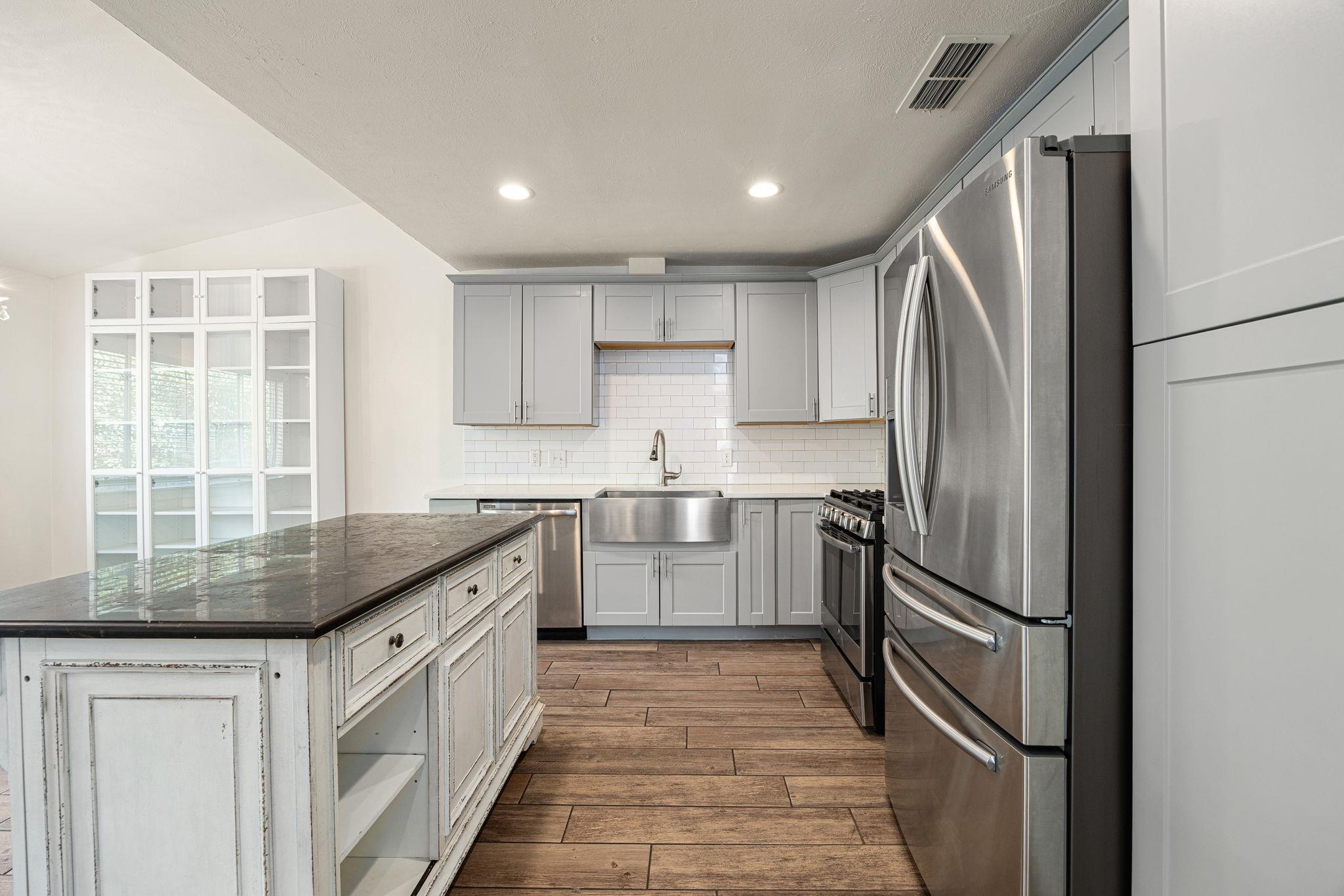 9445 Singing Quail Dr, Austin, TX 78758