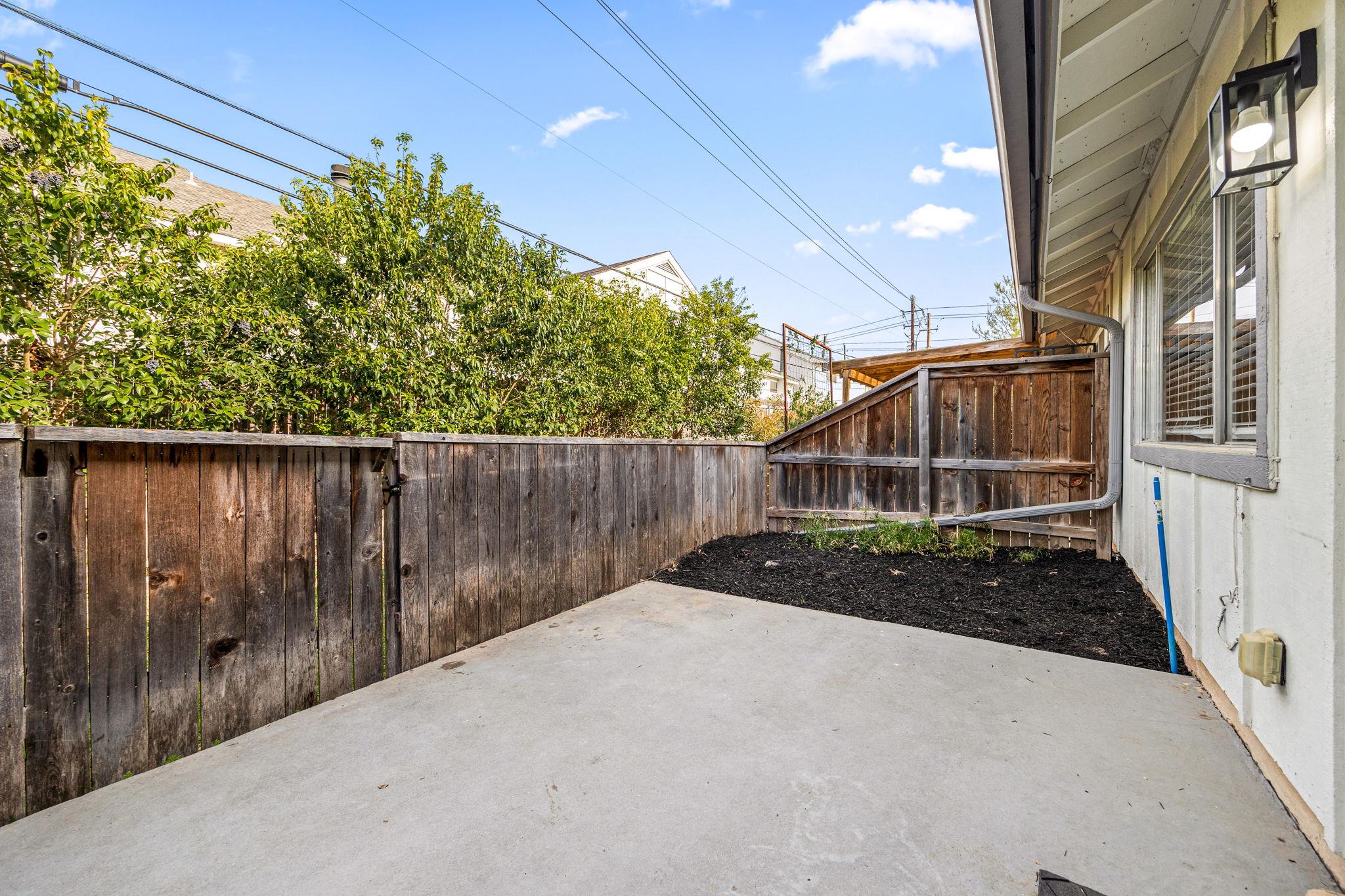 9445 Singing Quail Dr, Austin, TX 78758