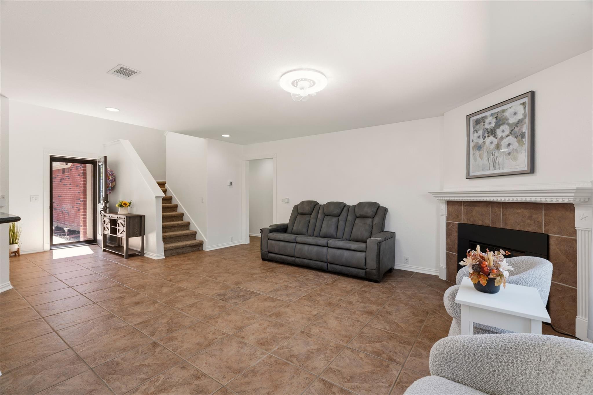 228 Hoot Owl Ln N, Leander, TX 78641