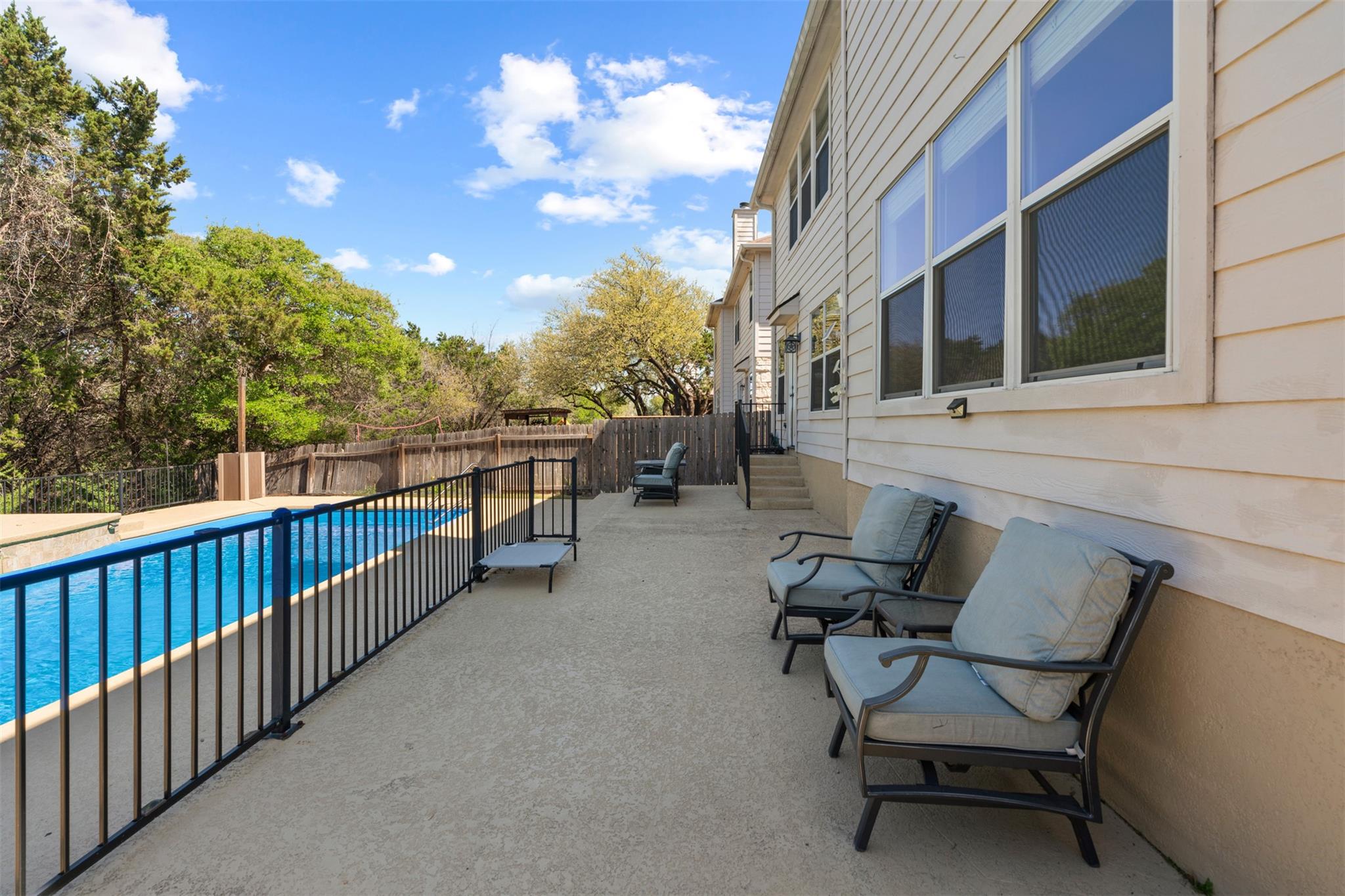 228 Hoot Owl Ln N, Leander, TX 78641