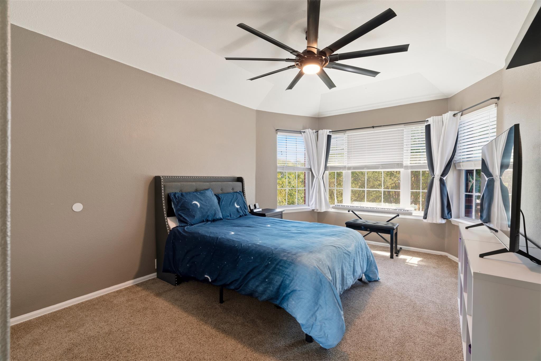 228 Hoot Owl Ln N, Leander, TX 78641