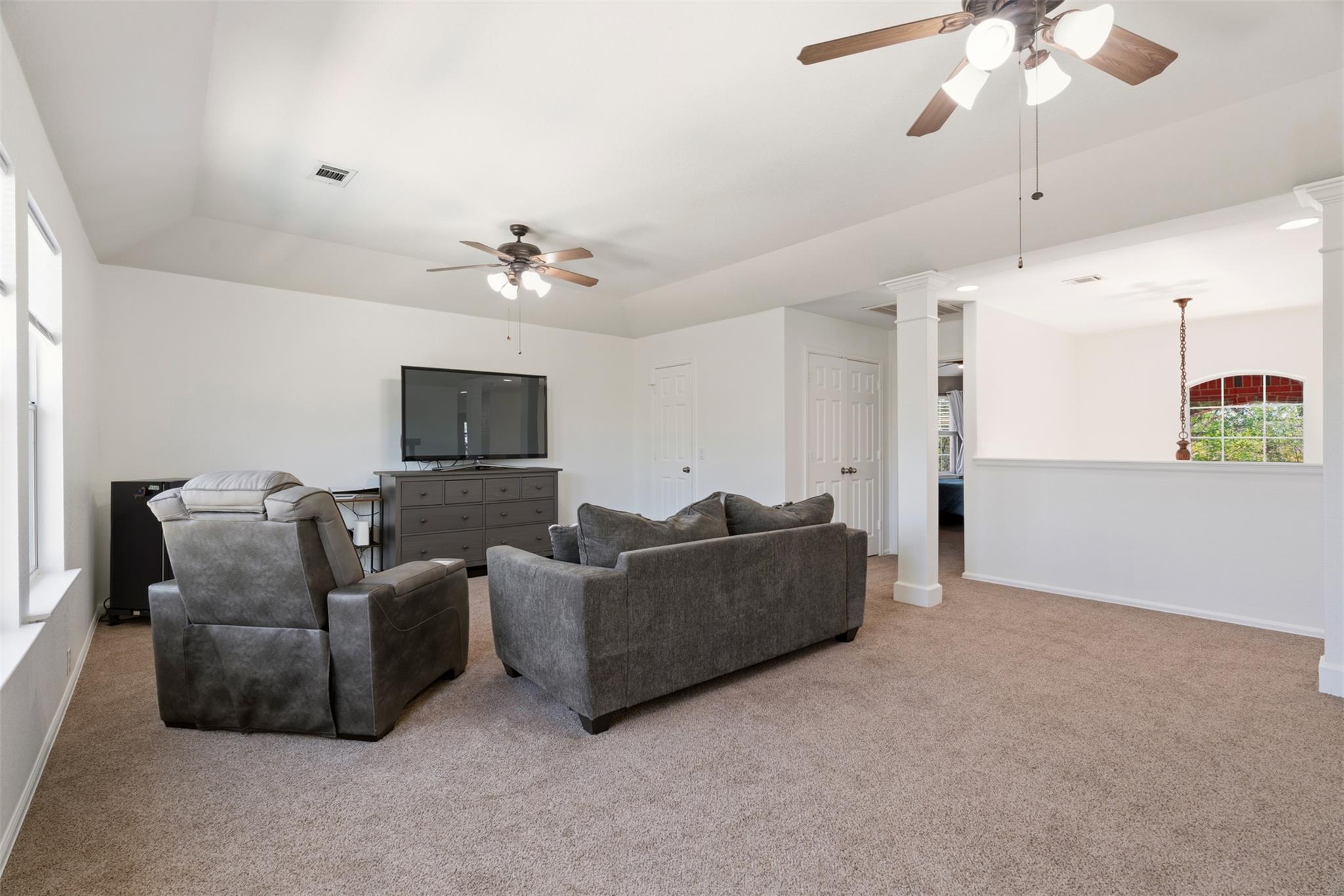 228 Hoot Owl Ln N, Leander, TX 78641