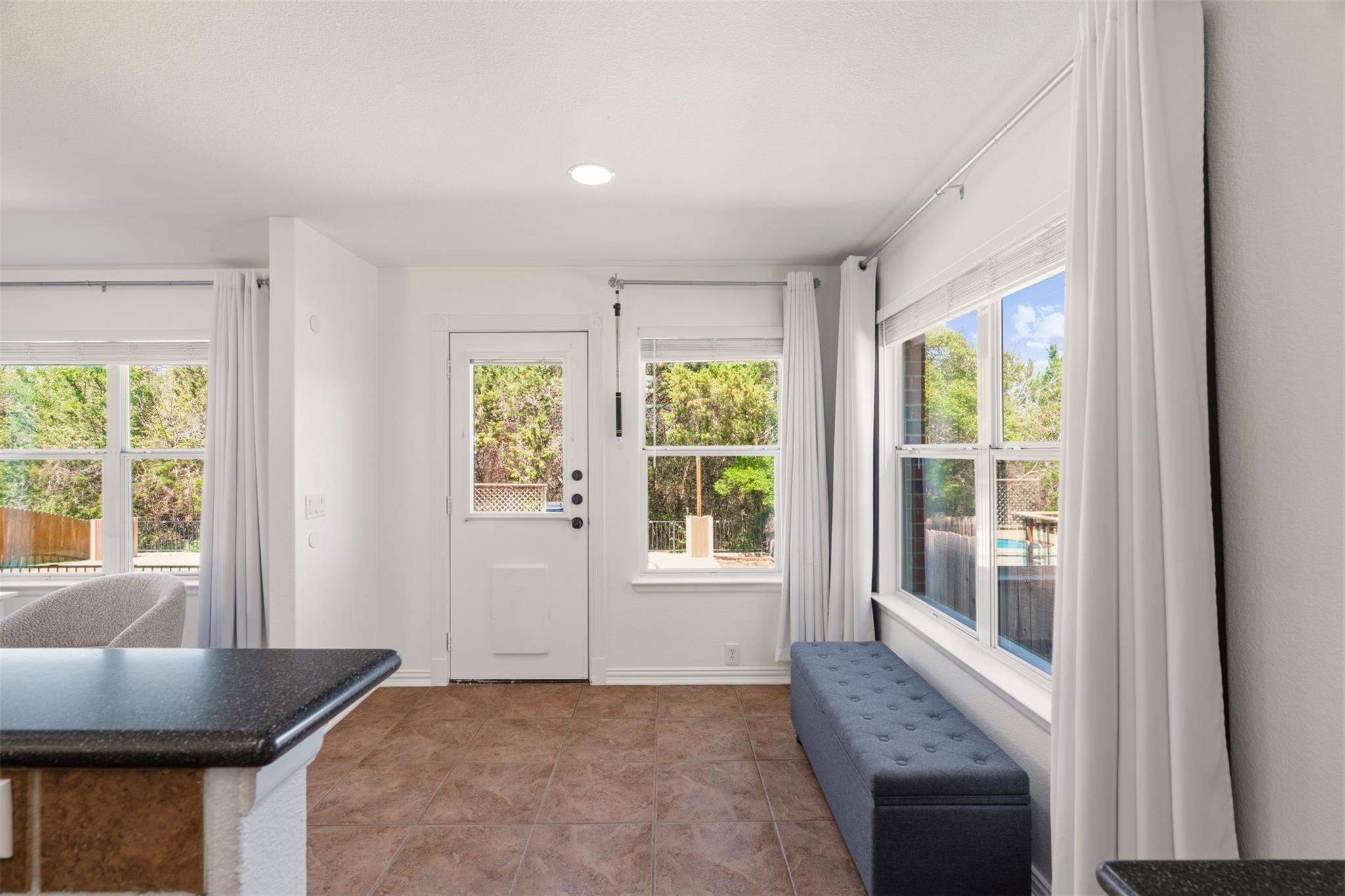 228 Hoot Owl Ln N, Leander, TX 78641