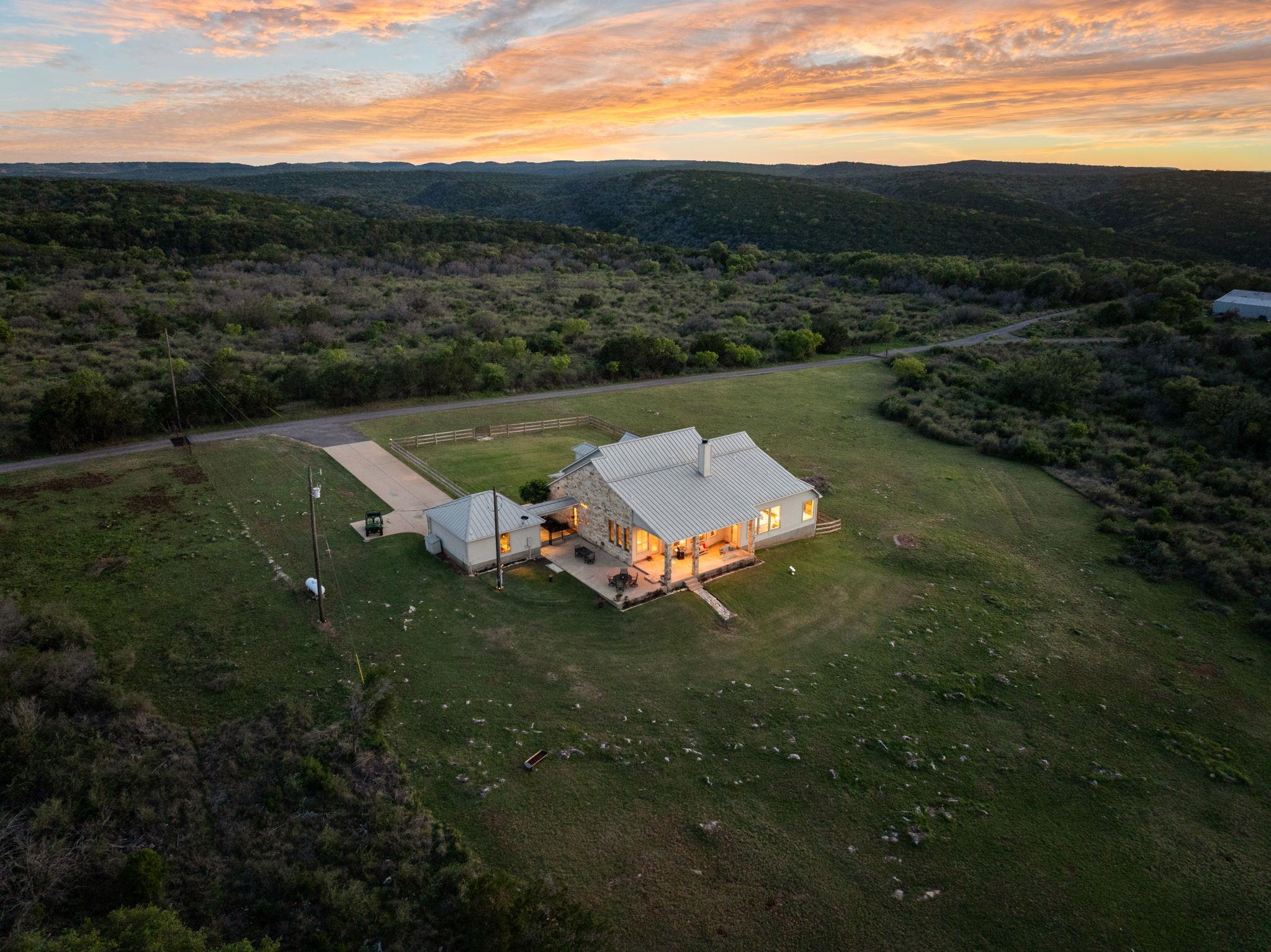 1130 Crownover Ln, Round Mountain, TX 78663