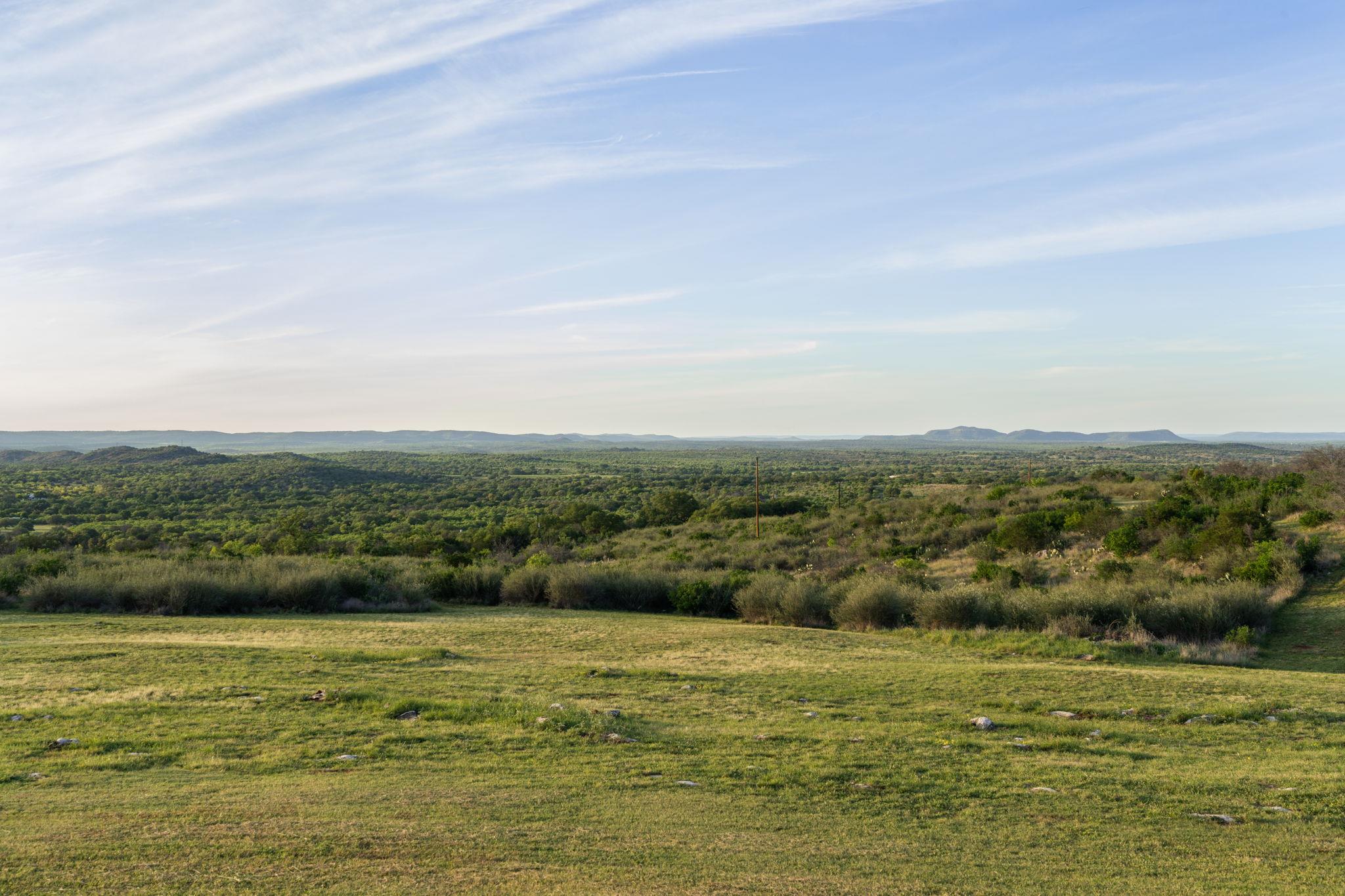 1130 Crownover Ln, Round Mountain, TX 78663