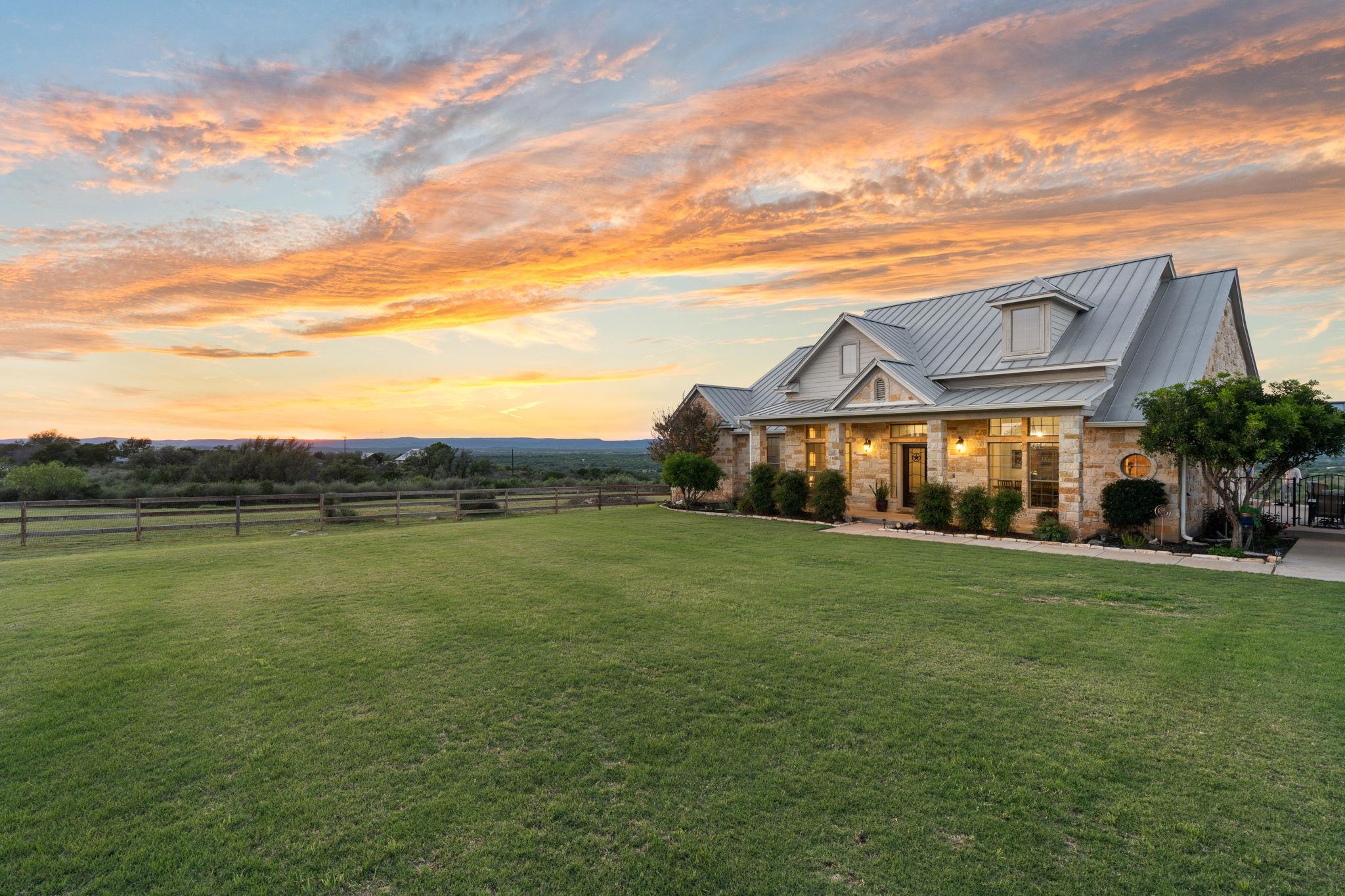 1130 Crownover Ln, Round Mountain, TX 78663