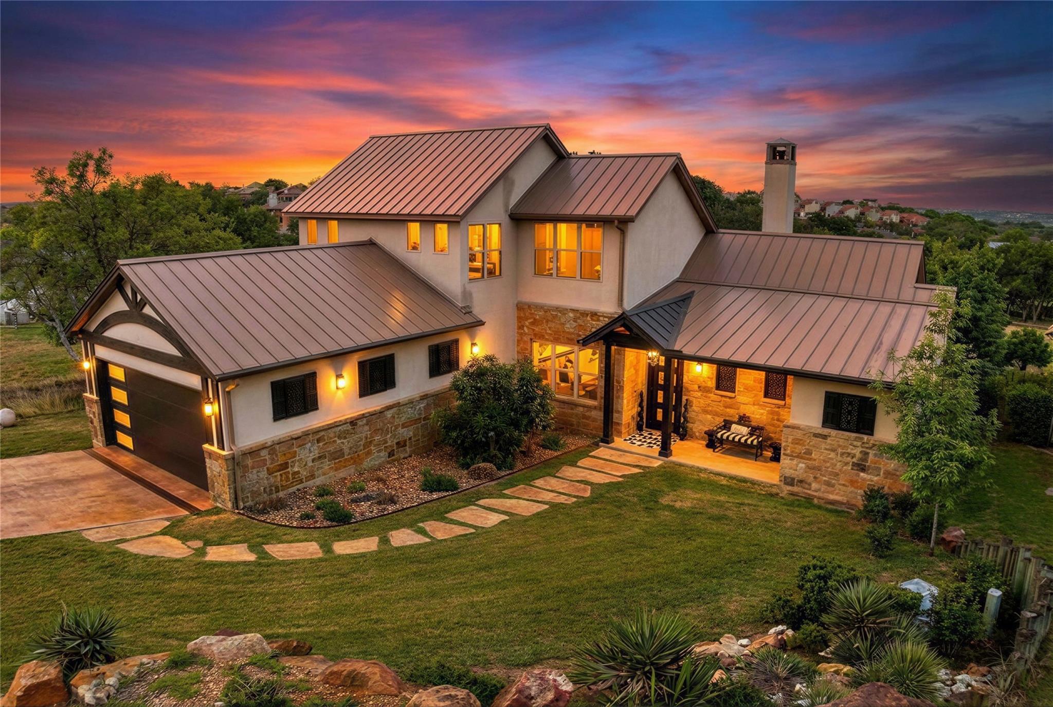 104 Smugglers Cv, Horseshoe Bay, TX 78657