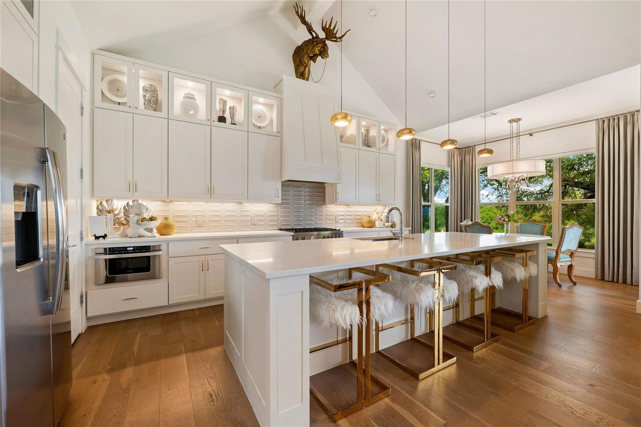 104 Smugglers Cv, Horseshoe Bay, TX 78657