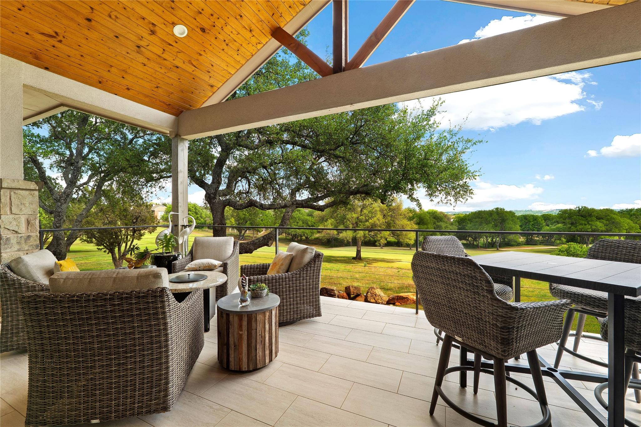 104 Smugglers Cv, Horseshoe Bay, TX 78657