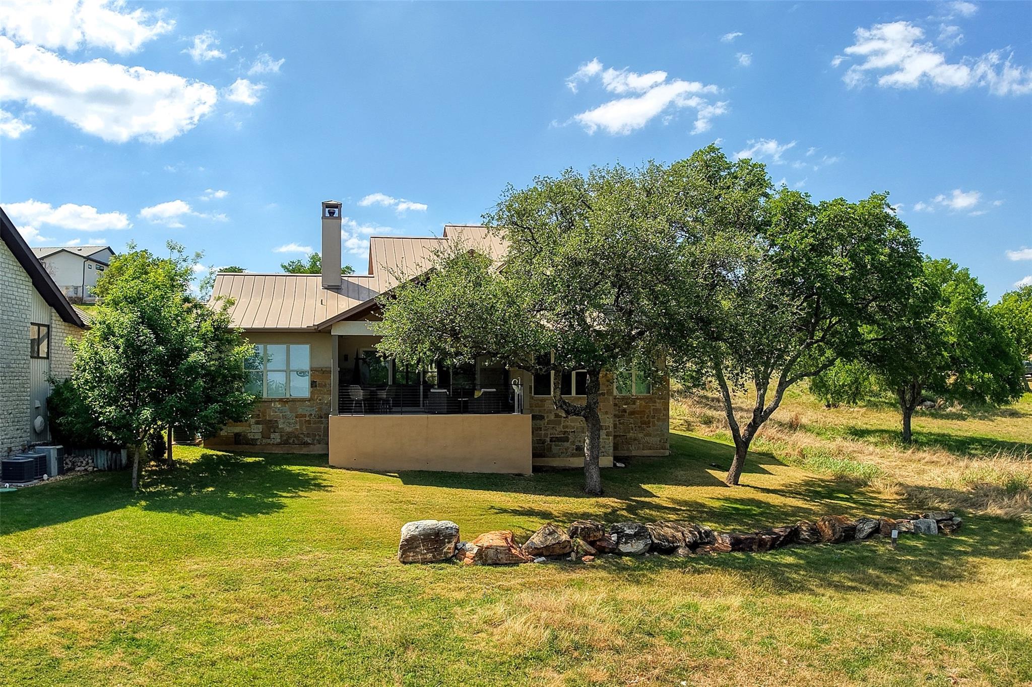 104 Smugglers Cv, Horseshoe Bay, TX 78657