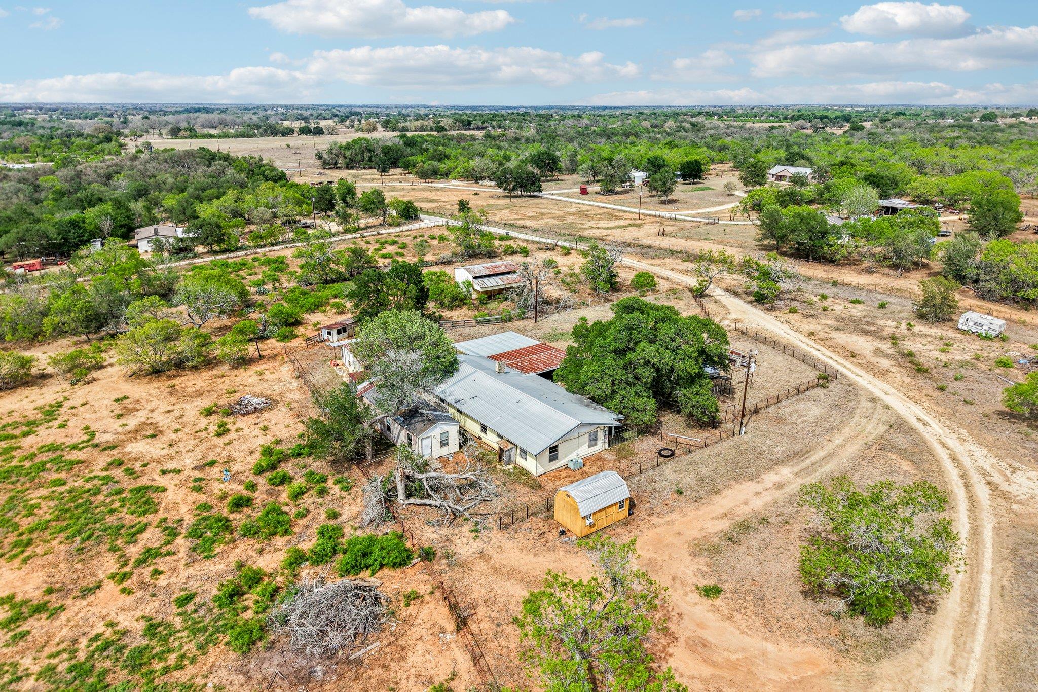 3200 Cattlemens Row, Lockhart, TX 78644