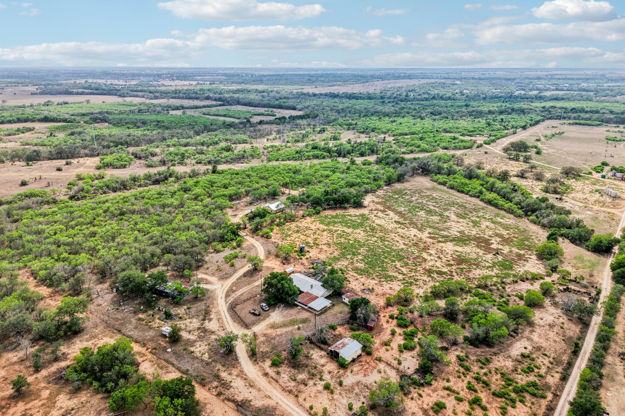 3200 Cattlemens Row, Lockhart, TX 78644