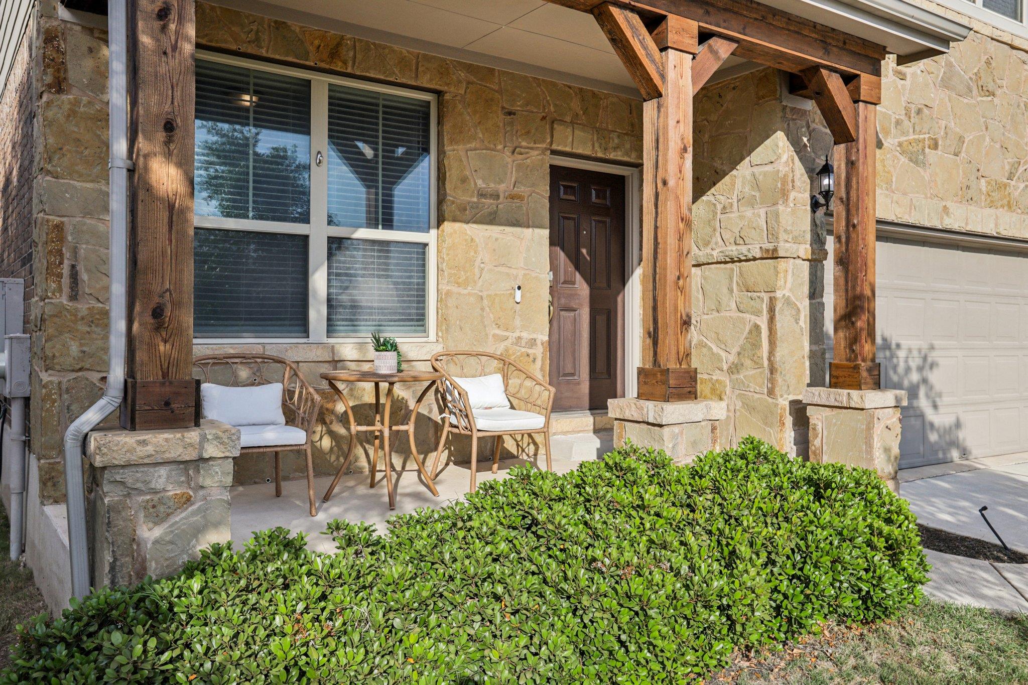 202 Quarryman Dr, Hutto, TX 78634