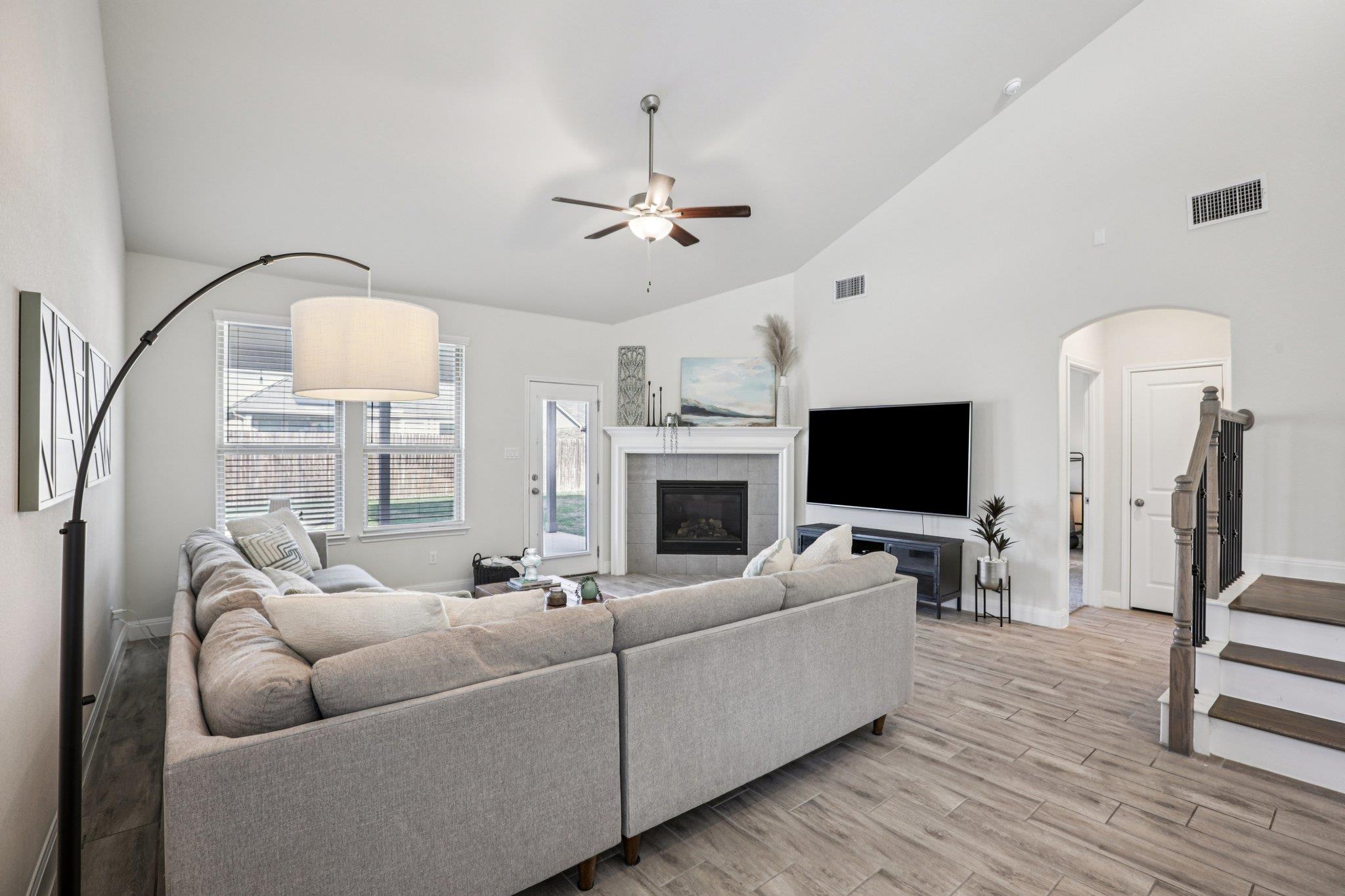 202 Quarryman Dr, Hutto, TX 78634