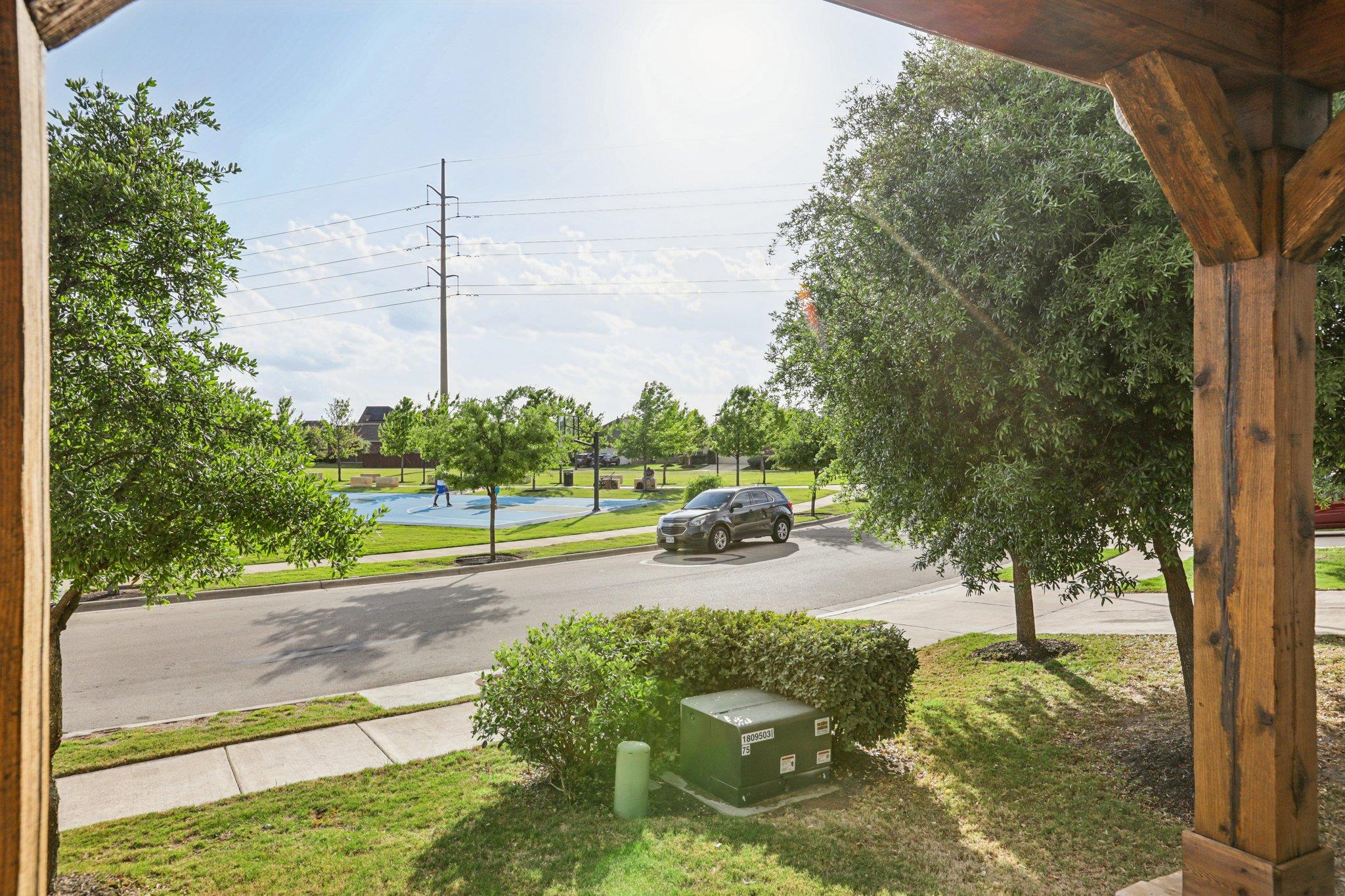 202 Quarryman Dr, Hutto, TX 78634