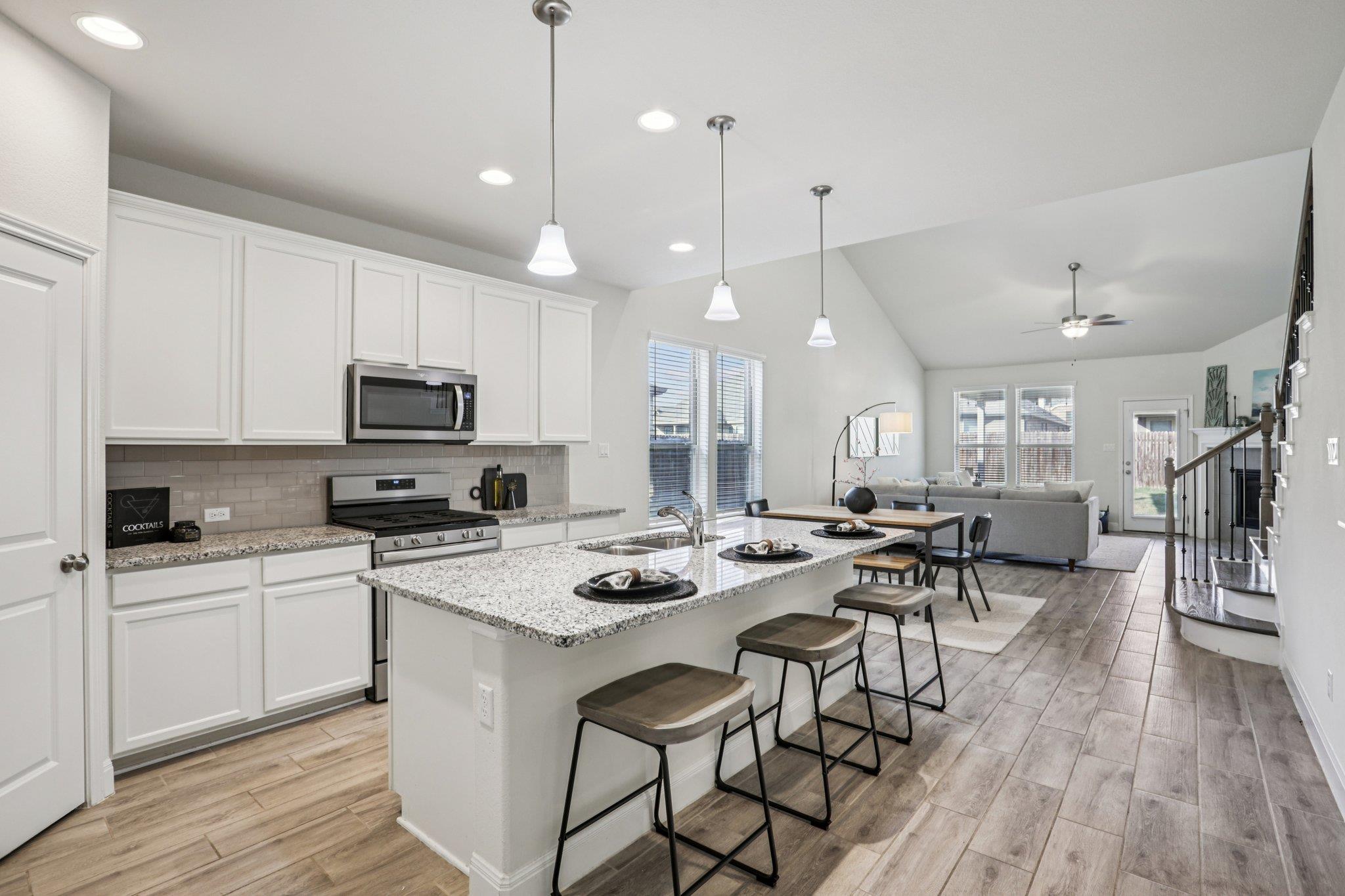 202 Quarryman Dr, Hutto, TX 78634