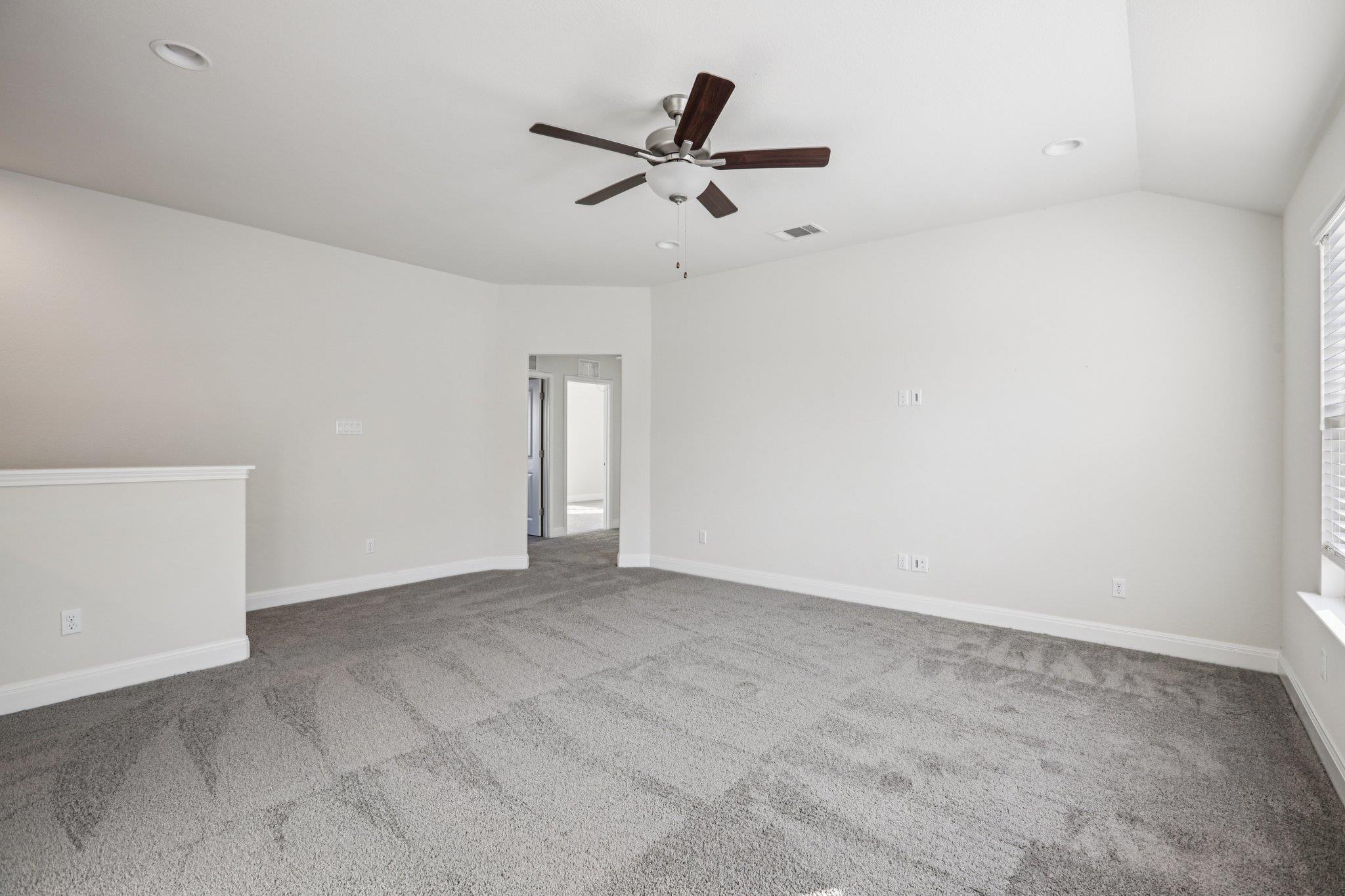 202 Quarryman Dr, Hutto, TX 78634