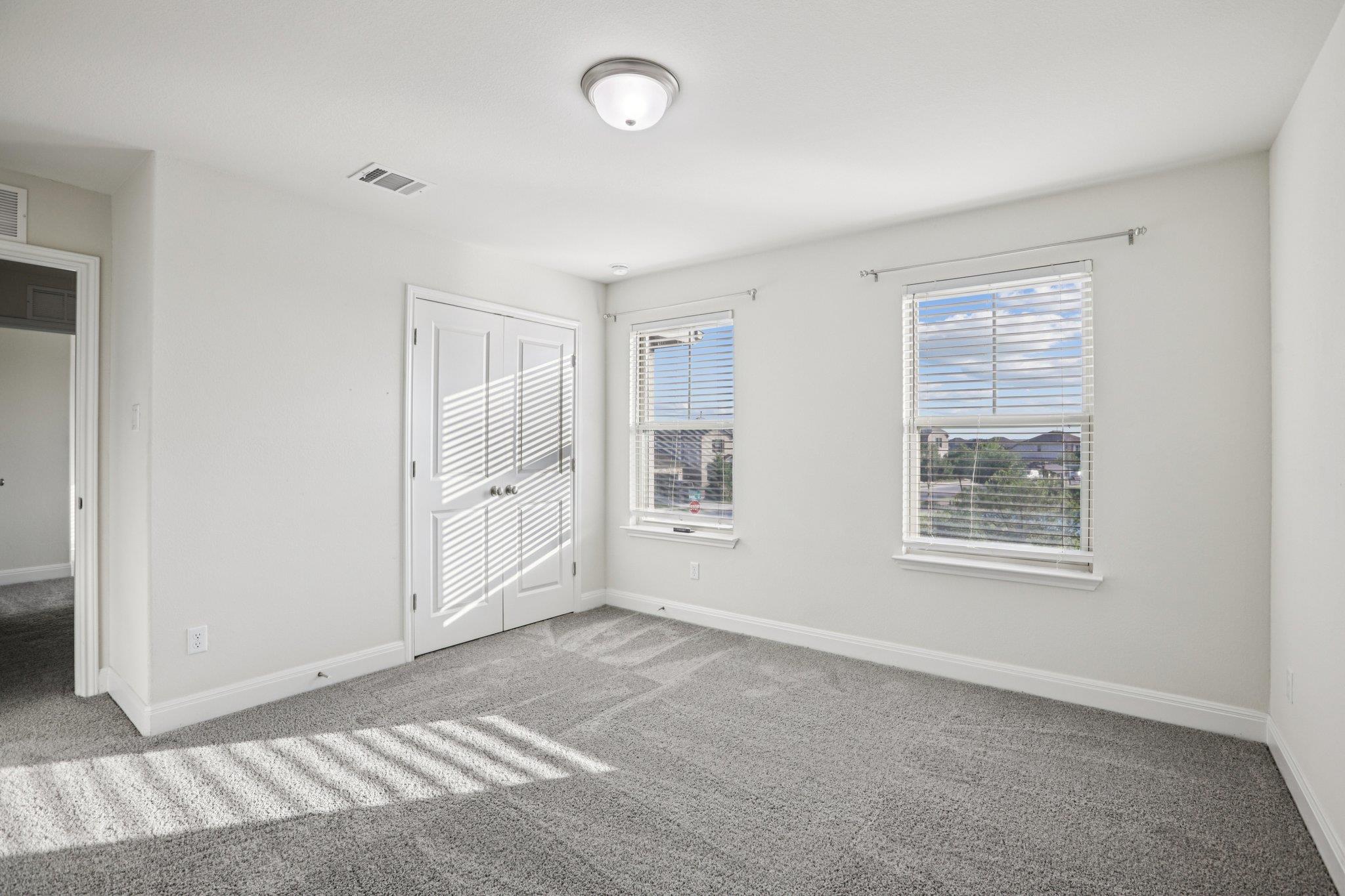 202 Quarryman Dr, Hutto, TX 78634