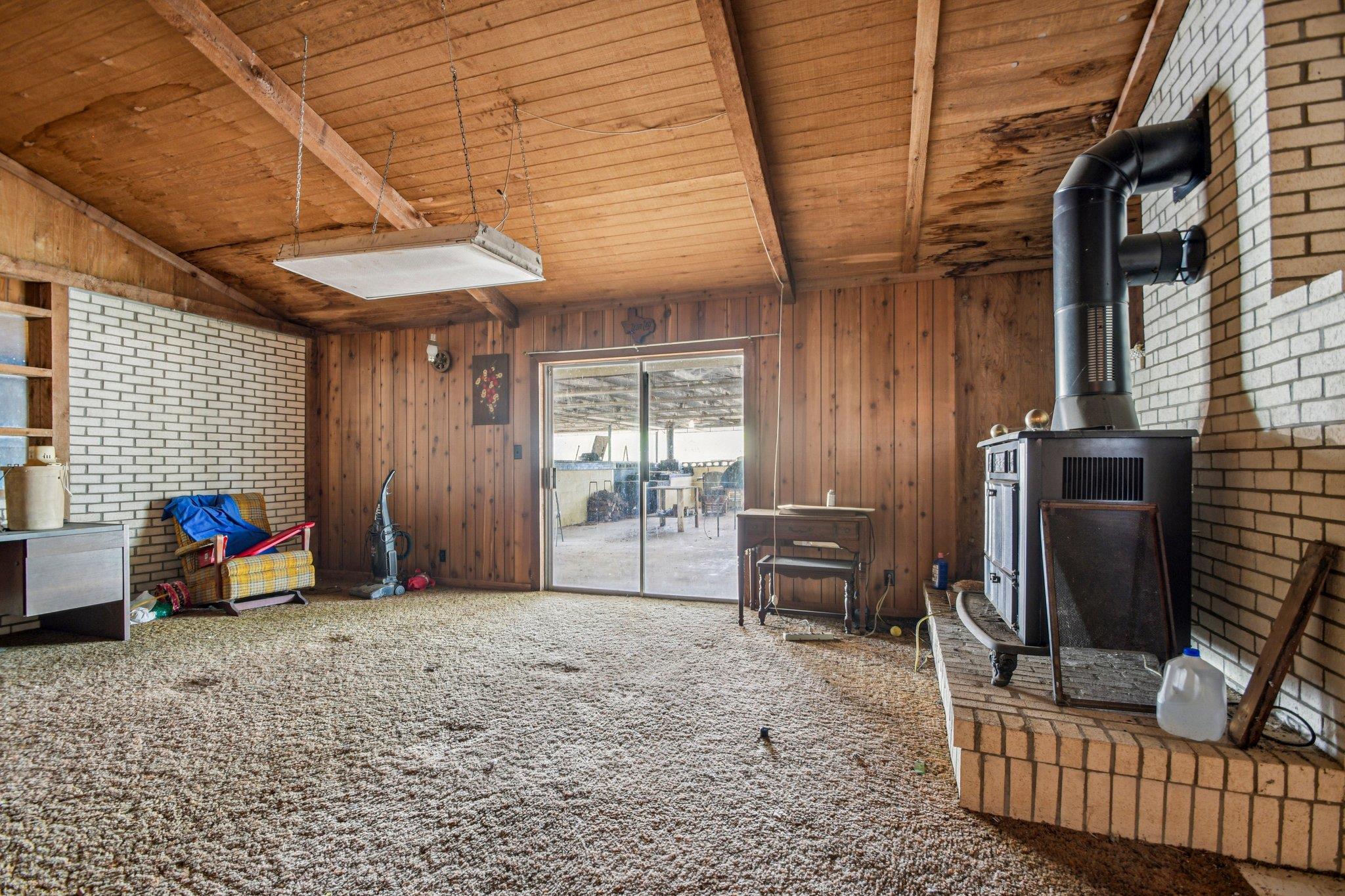 3200 Cattlemens Row, Lockhart, TX 78644