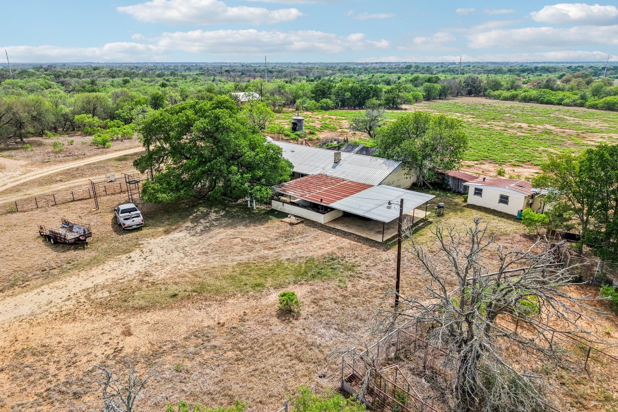 3200 Cattlemens Row, Lockhart, TX 78644