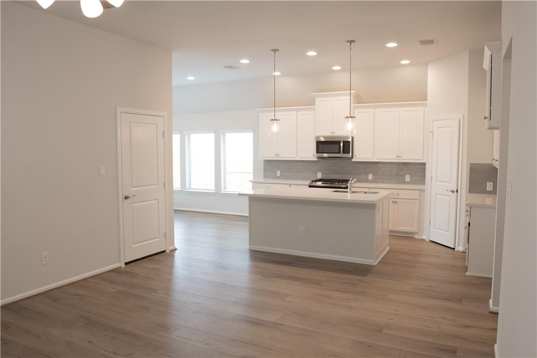 916 Azul Lagoon Dr, Leander, TX 78641