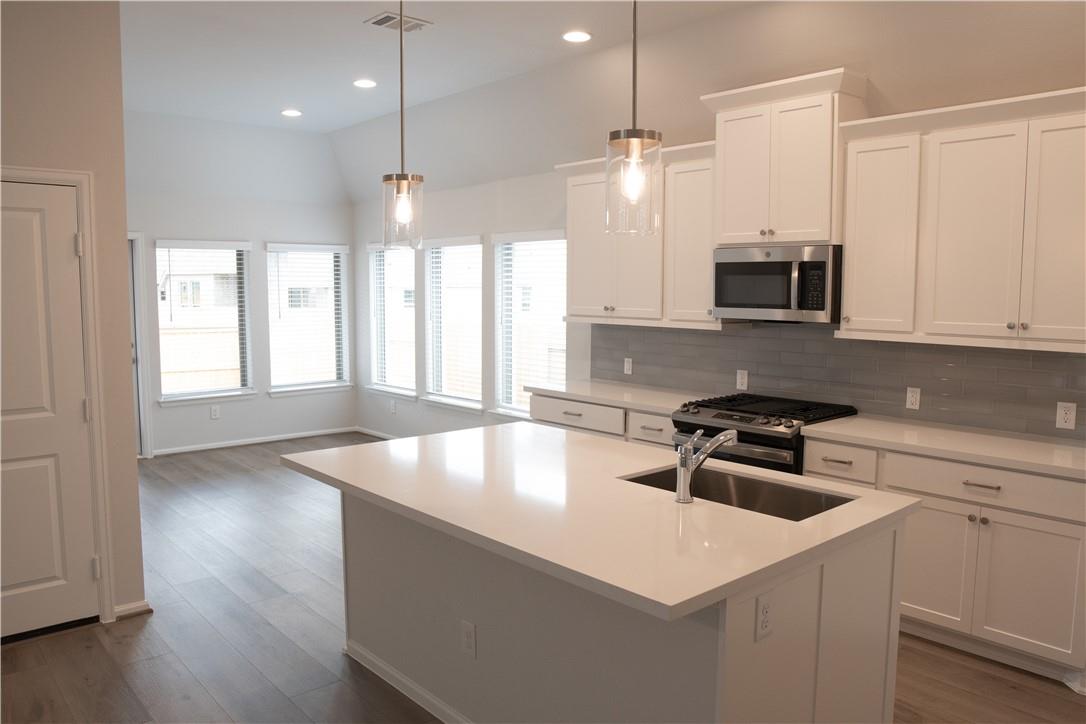 916 Azul Lagoon Dr, Leander, TX 78641