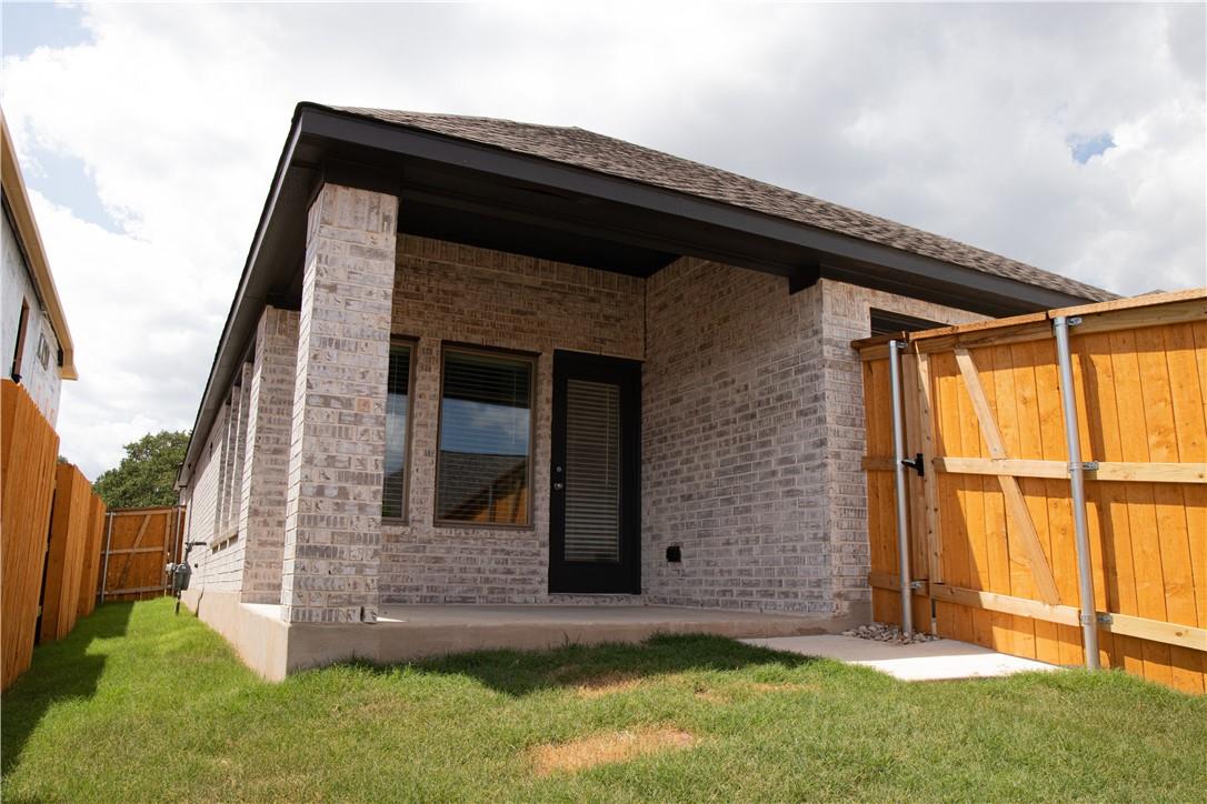 916 Azul Lagoon Dr, Leander, TX 78641