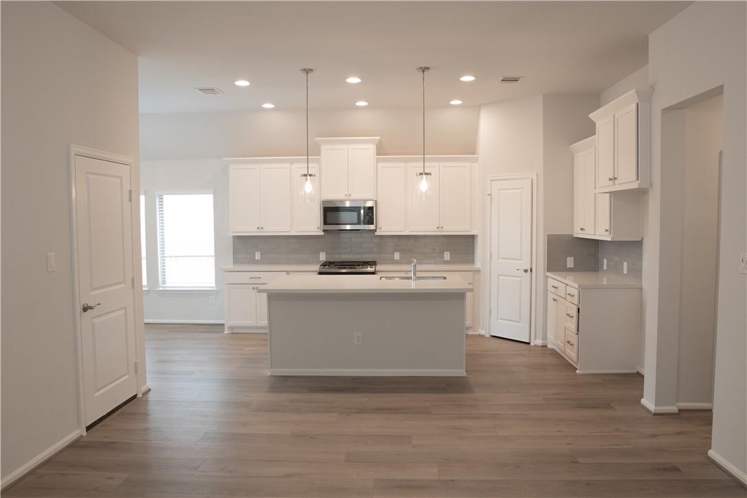 916 Azul Lagoon Dr, Leander, TX 78641