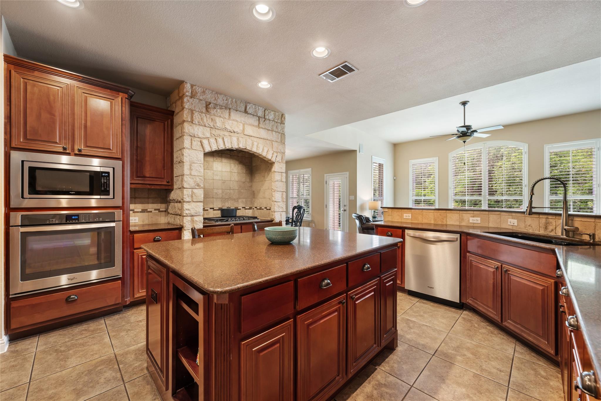 3117 Goldenoak Cir, Round Rock, TX 78681