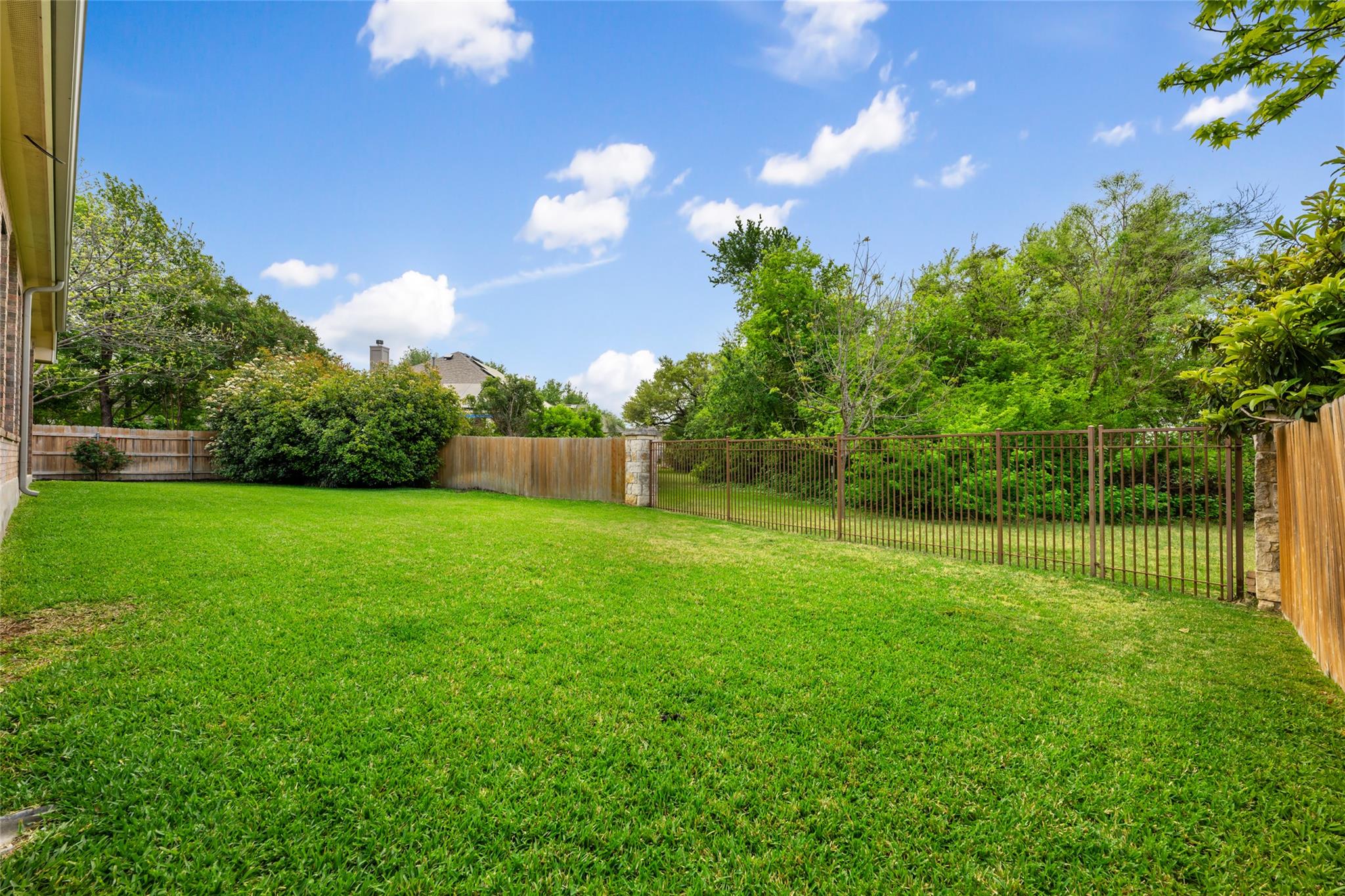 3117 Goldenoak Cir, Round Rock, TX 78681