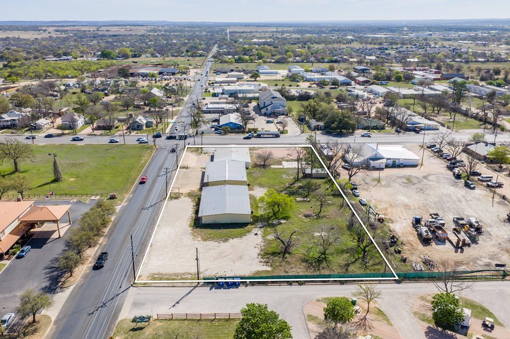 702 S Washington Highway, Fredericksburg, TX 78624