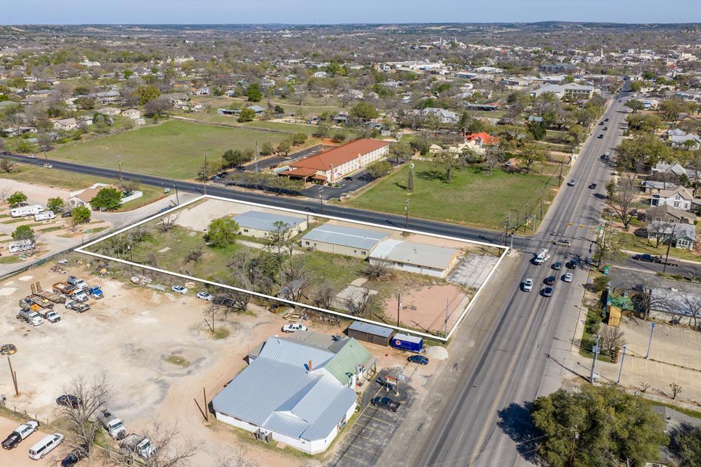 702 S Washington Highway, Fredericksburg, TX 78624