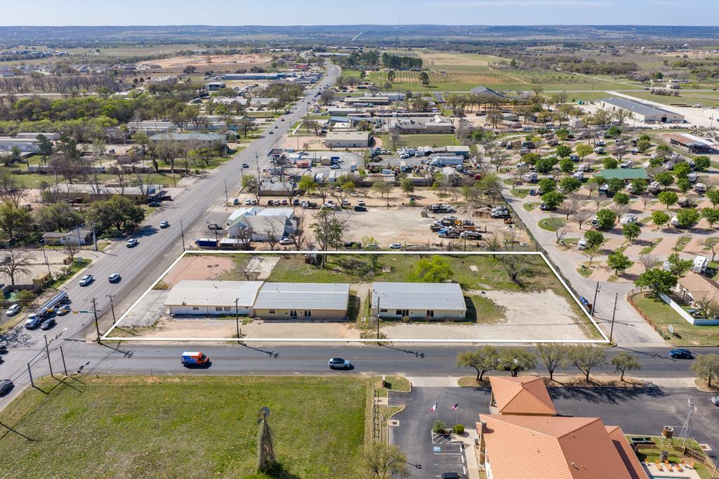 702 S Washington Highway, Fredericksburg, TX 78624