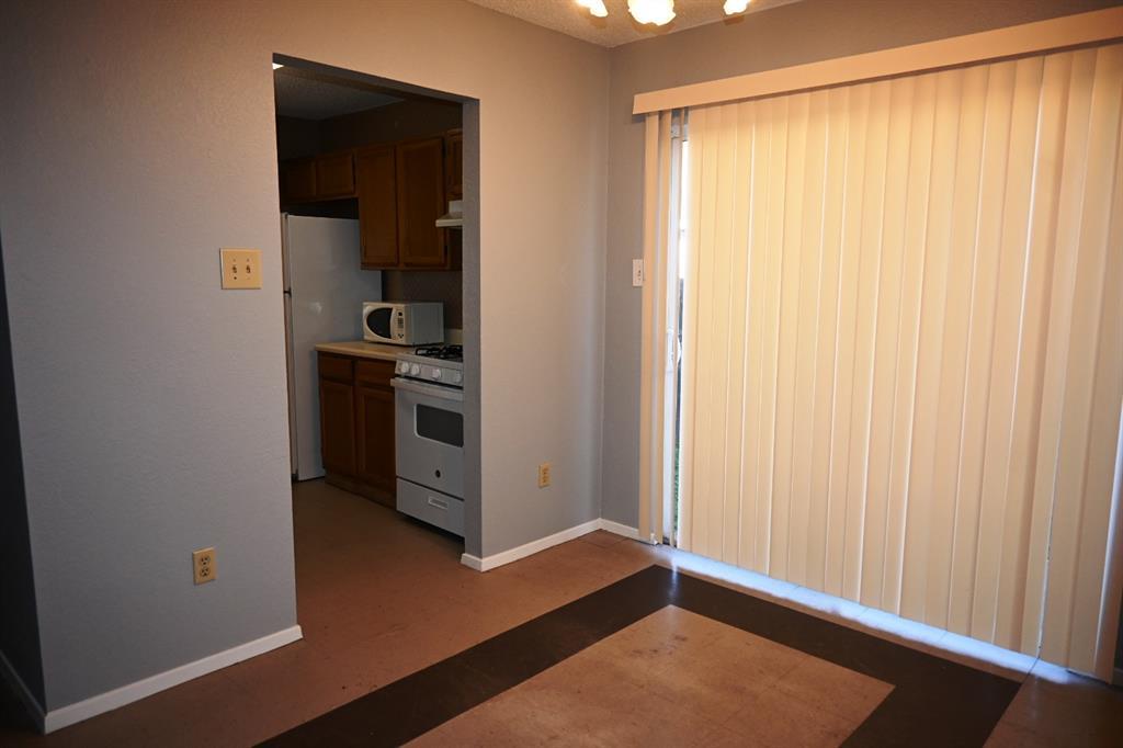 817 Lexington Rd, Elgin, TX 78621