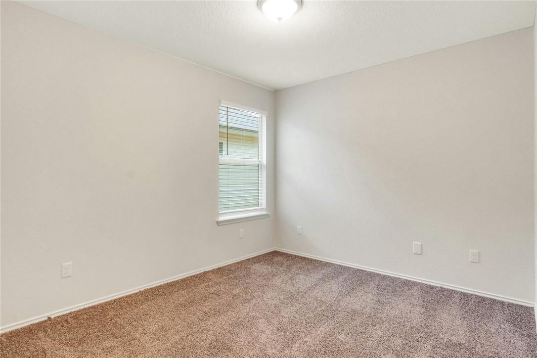 117 Nathaniel Dr, Taylor, TX 76574