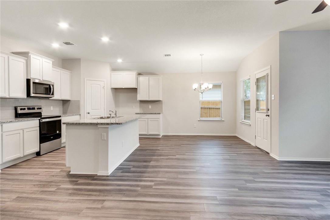 117 Nathaniel Dr, Taylor, TX 76574