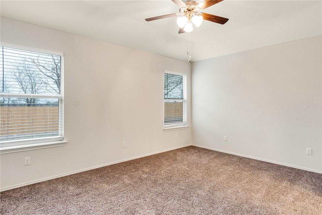 117 Nathaniel Dr, Taylor, TX 76574