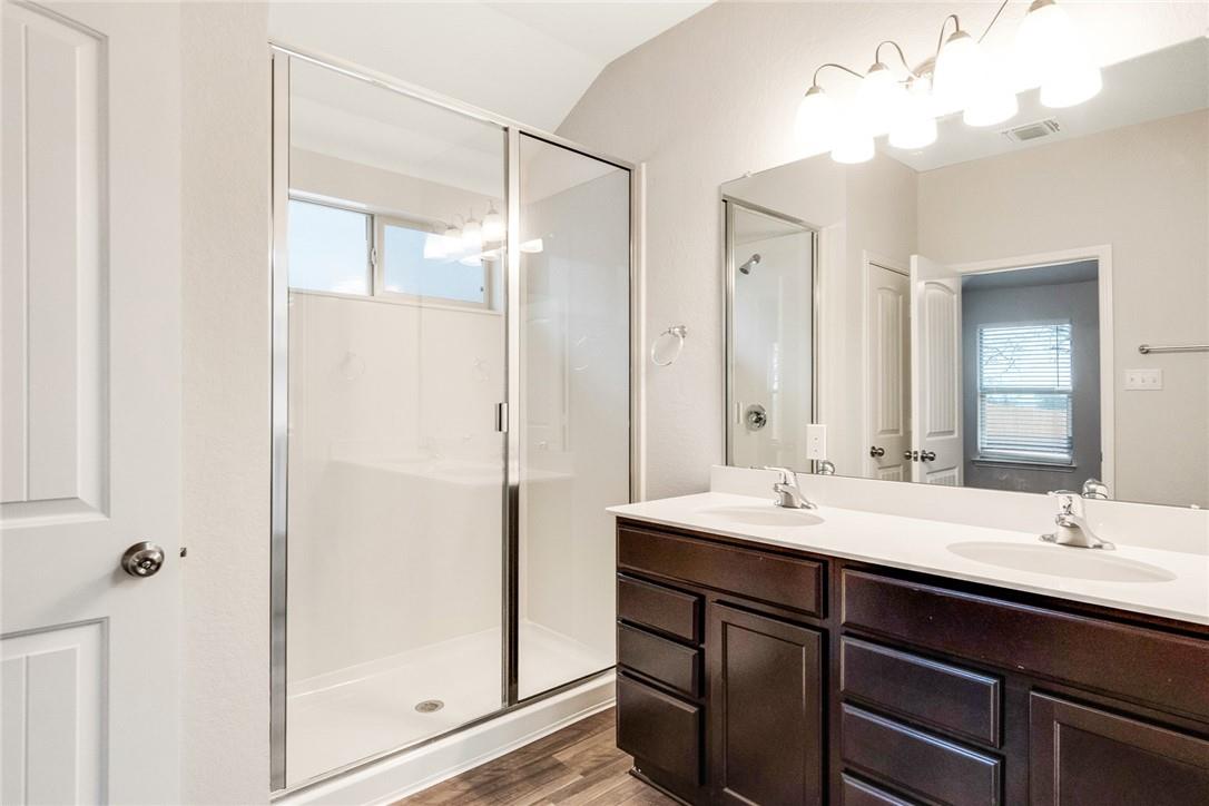 117 Nathaniel Dr, Taylor, TX 76574