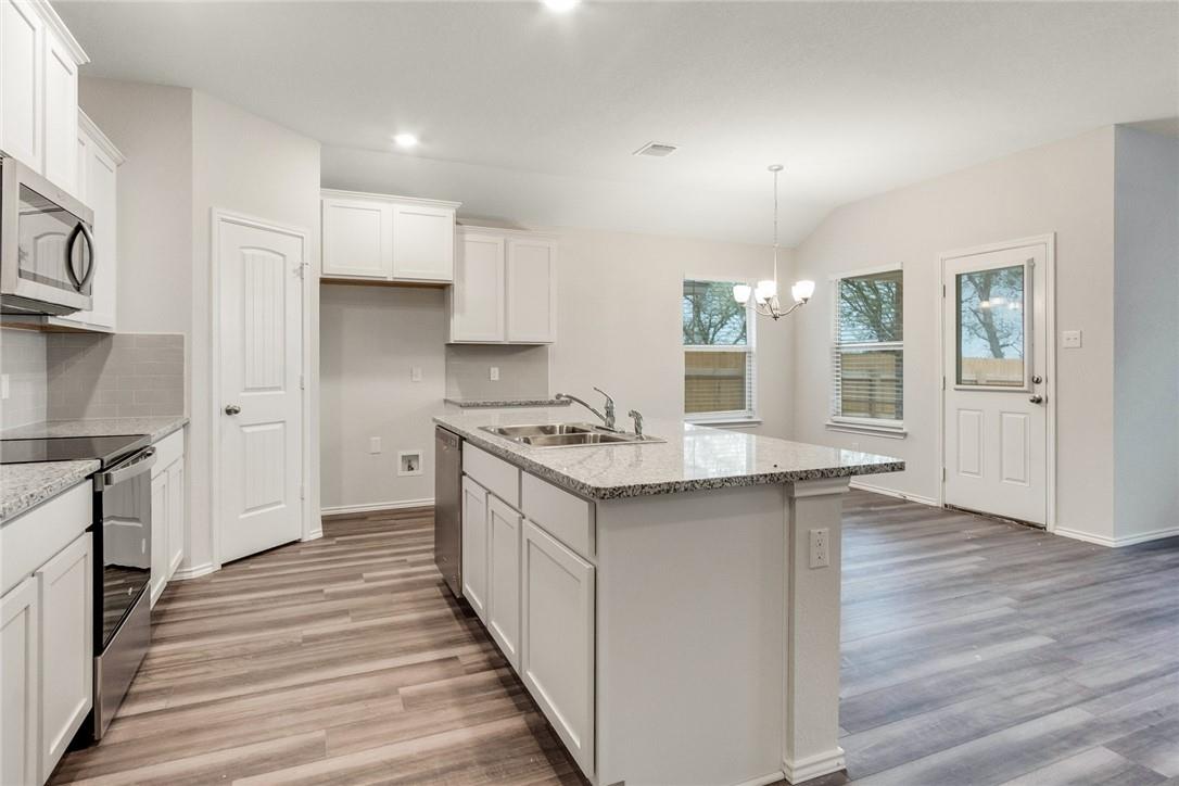 117 Nathaniel Dr, Taylor, TX 76574