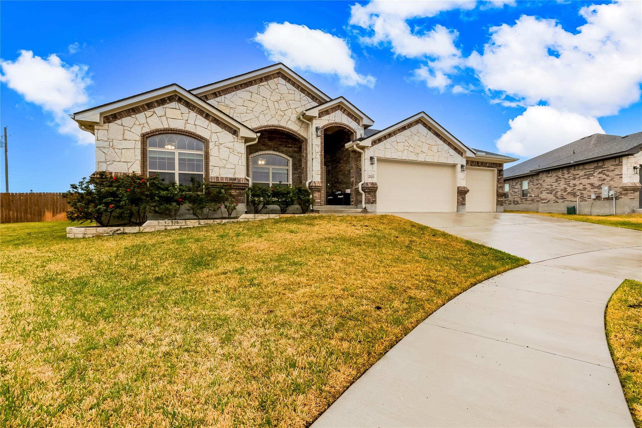 9000 Grand Oaks Ln, Killeen, TX 76542