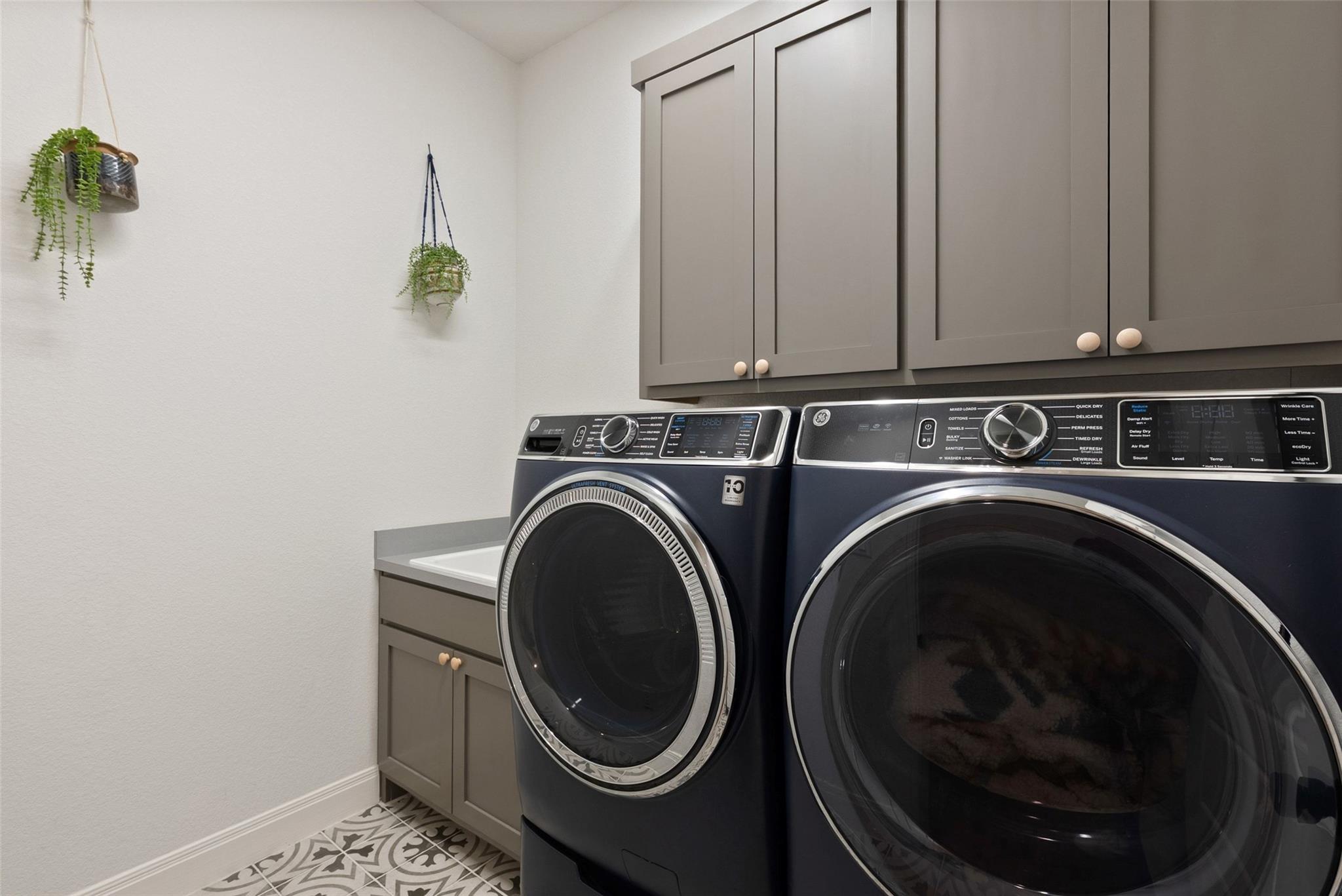 2412 Skywalk Ln # 52, Spicewood, TX 78669