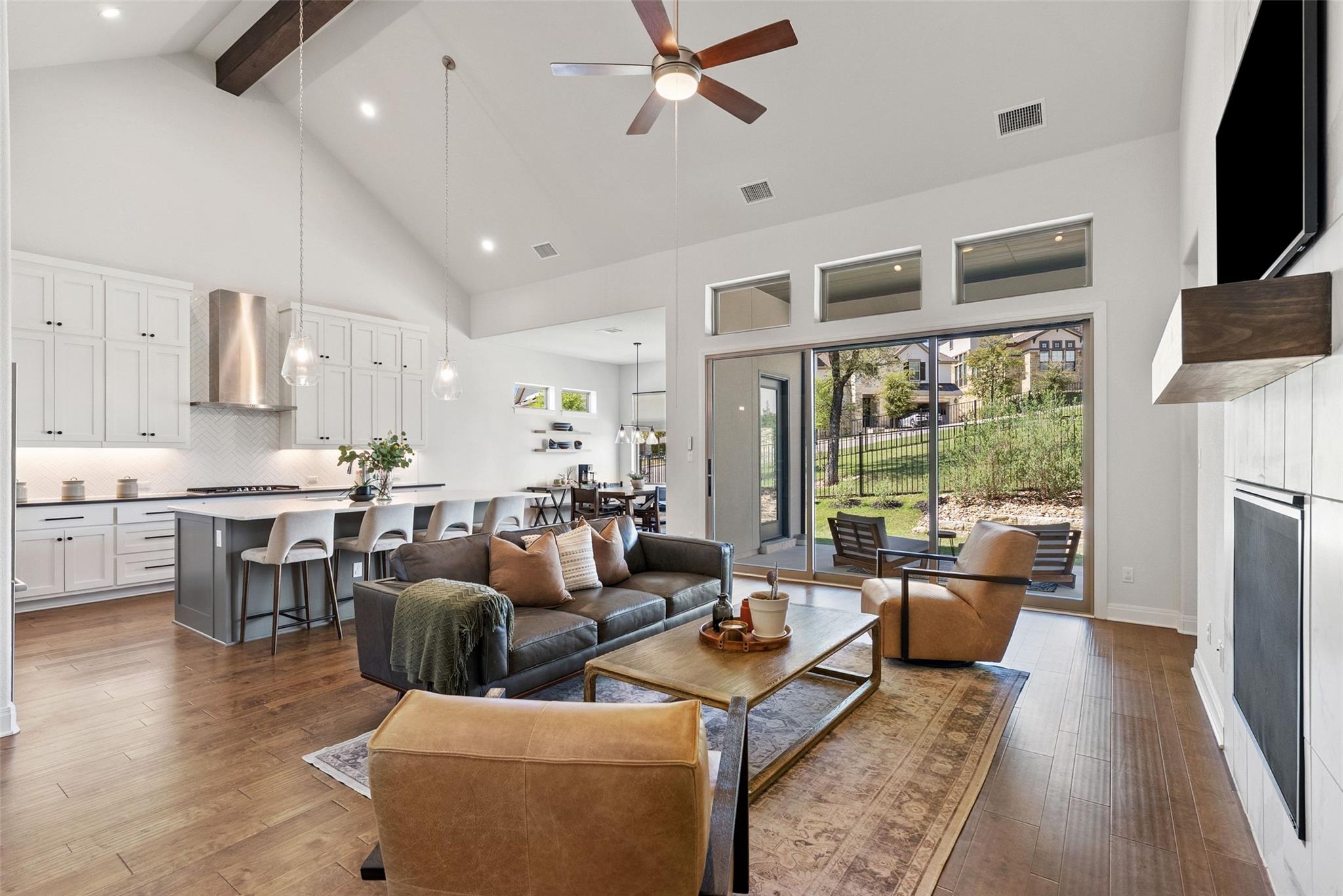 2412 Skywalk Ln # 52, Spicewood, TX 78669